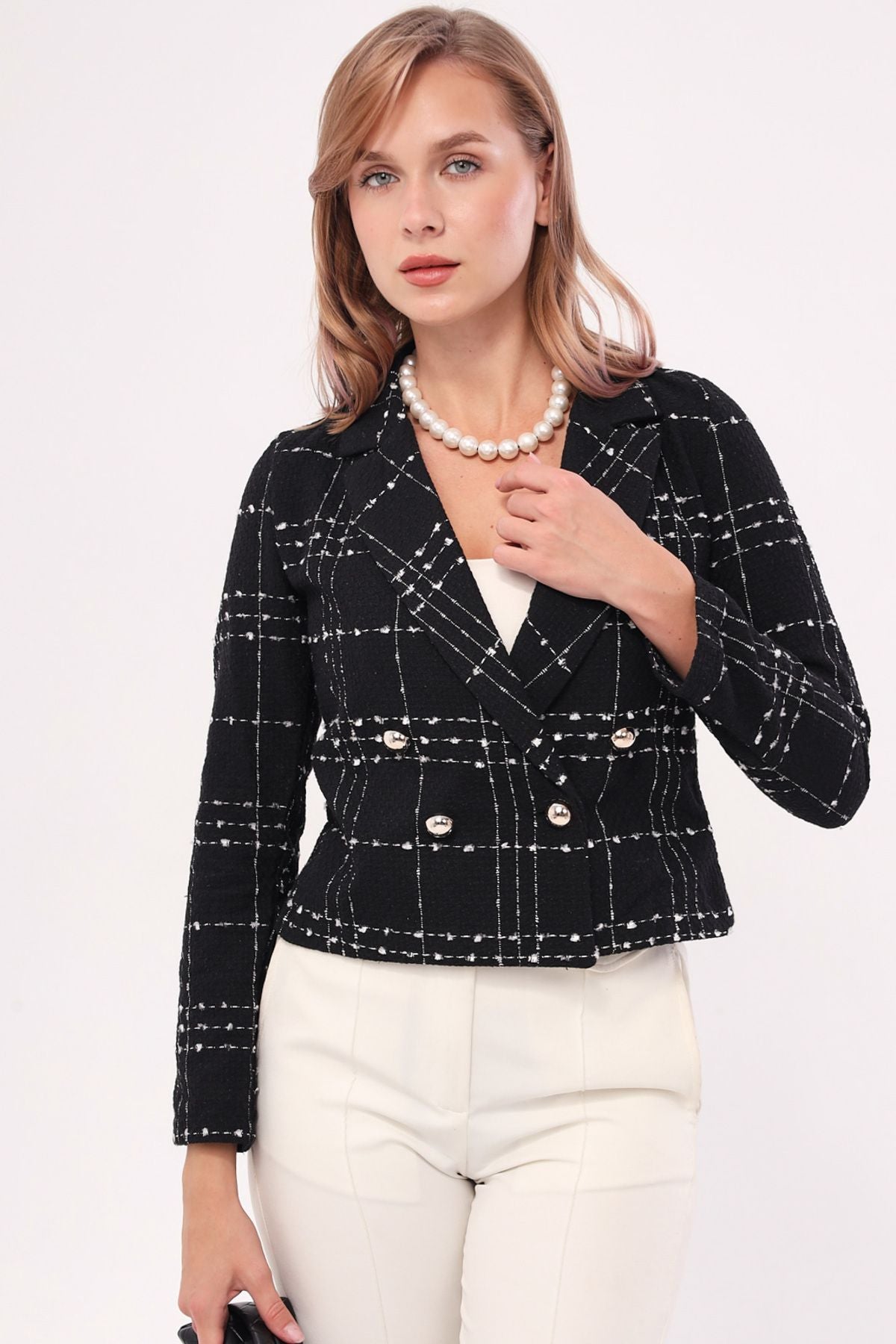 Female Black Cruve Yaka Tüvit Crop Jacket ARM-24K001014