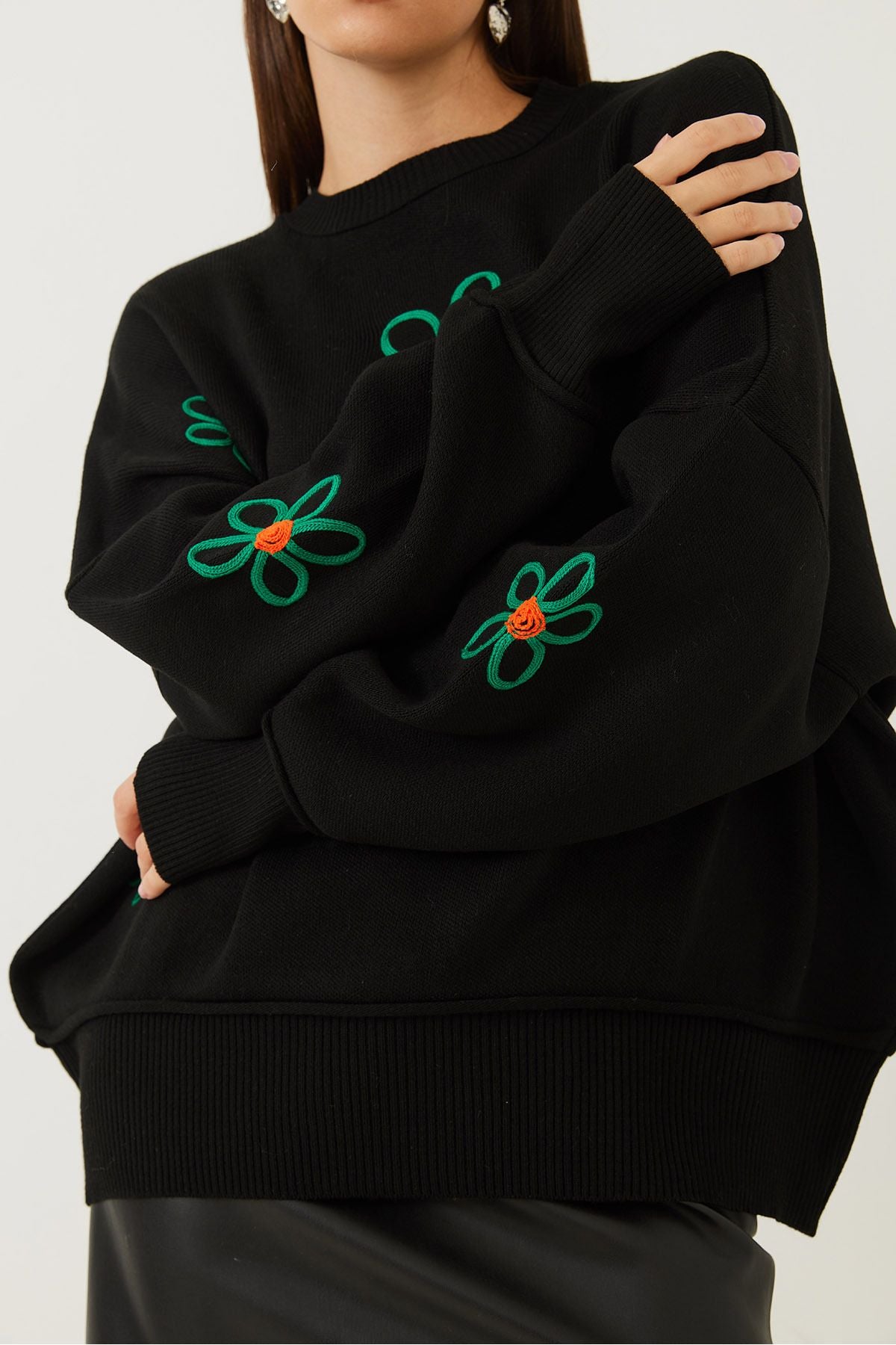 Women's Daisy Embroidered Knitwear Sweater