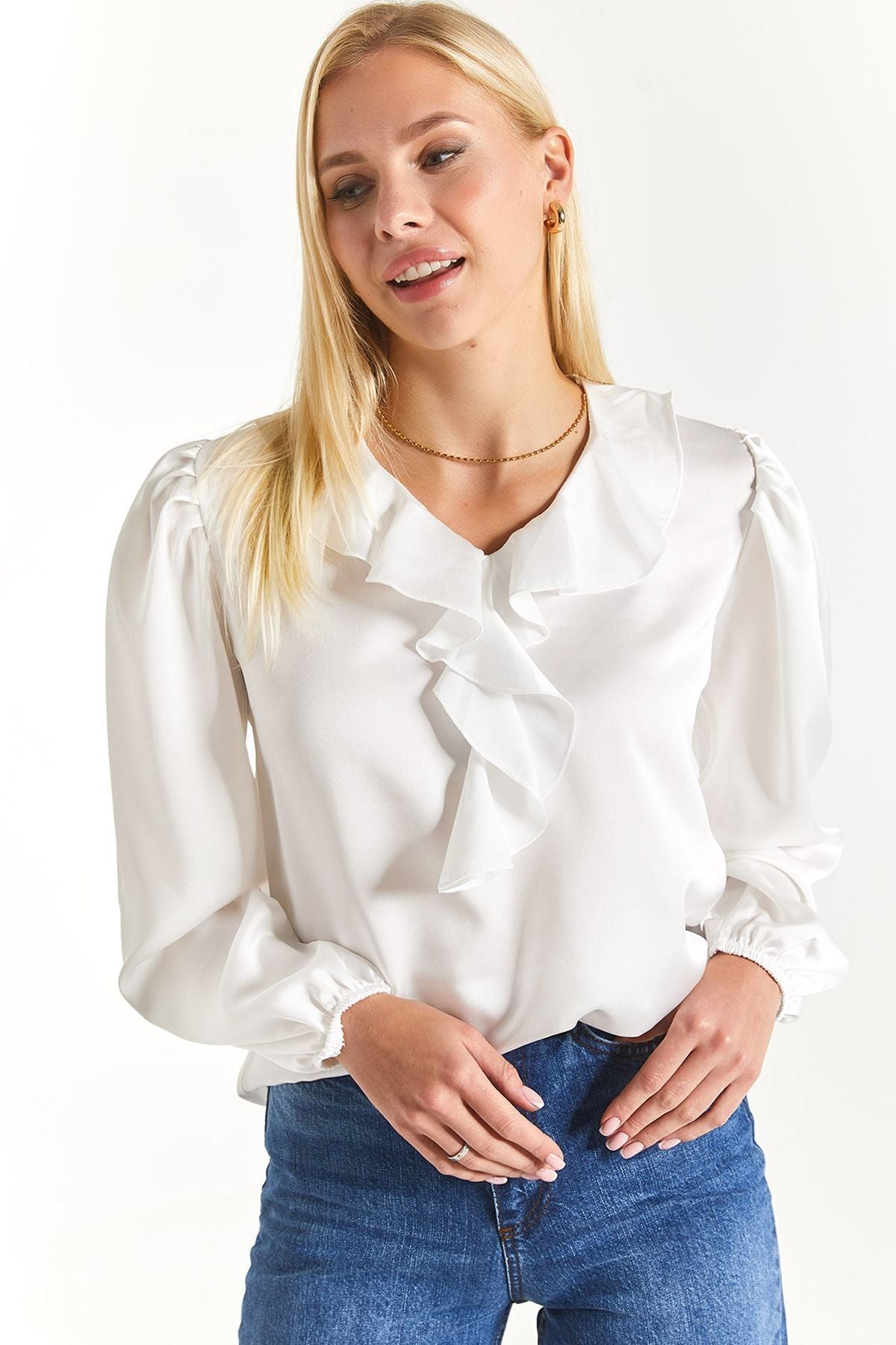 WOMEN WHITE SIDE RISE SHOOTED HANDLED HAND RAST COTTON SATIN BLOSE ARM-22K001059