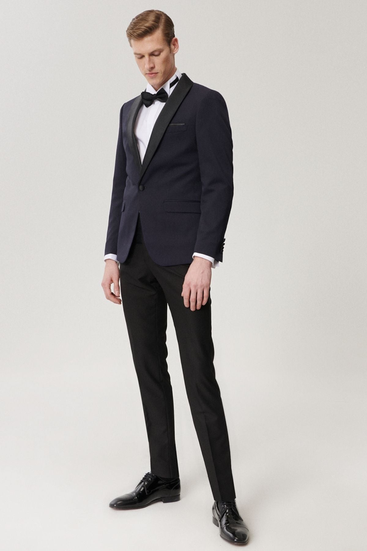 Men's extra slim fit narrow cut -off pattern tuxedo grooming