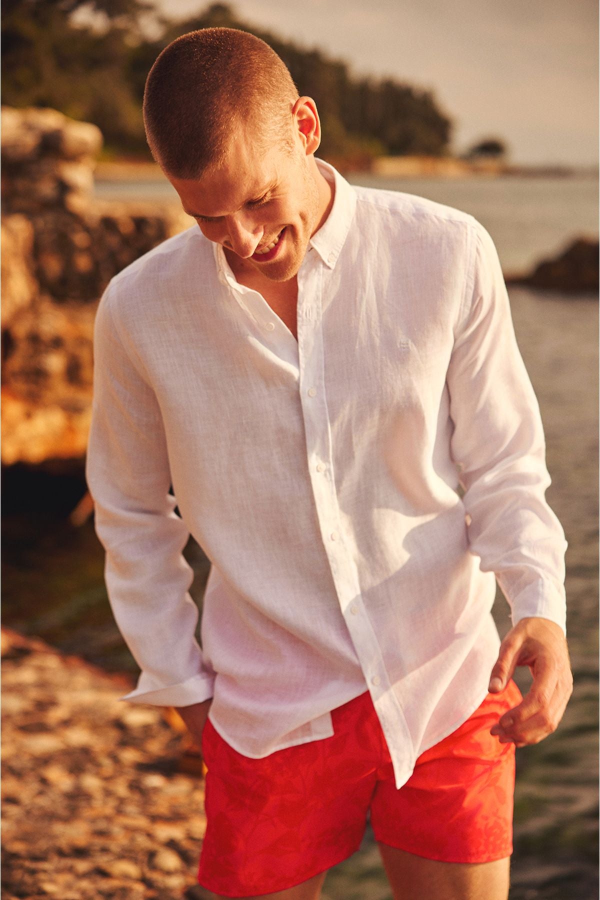 Men's white 100 %linen buttoned collar shirt B002191