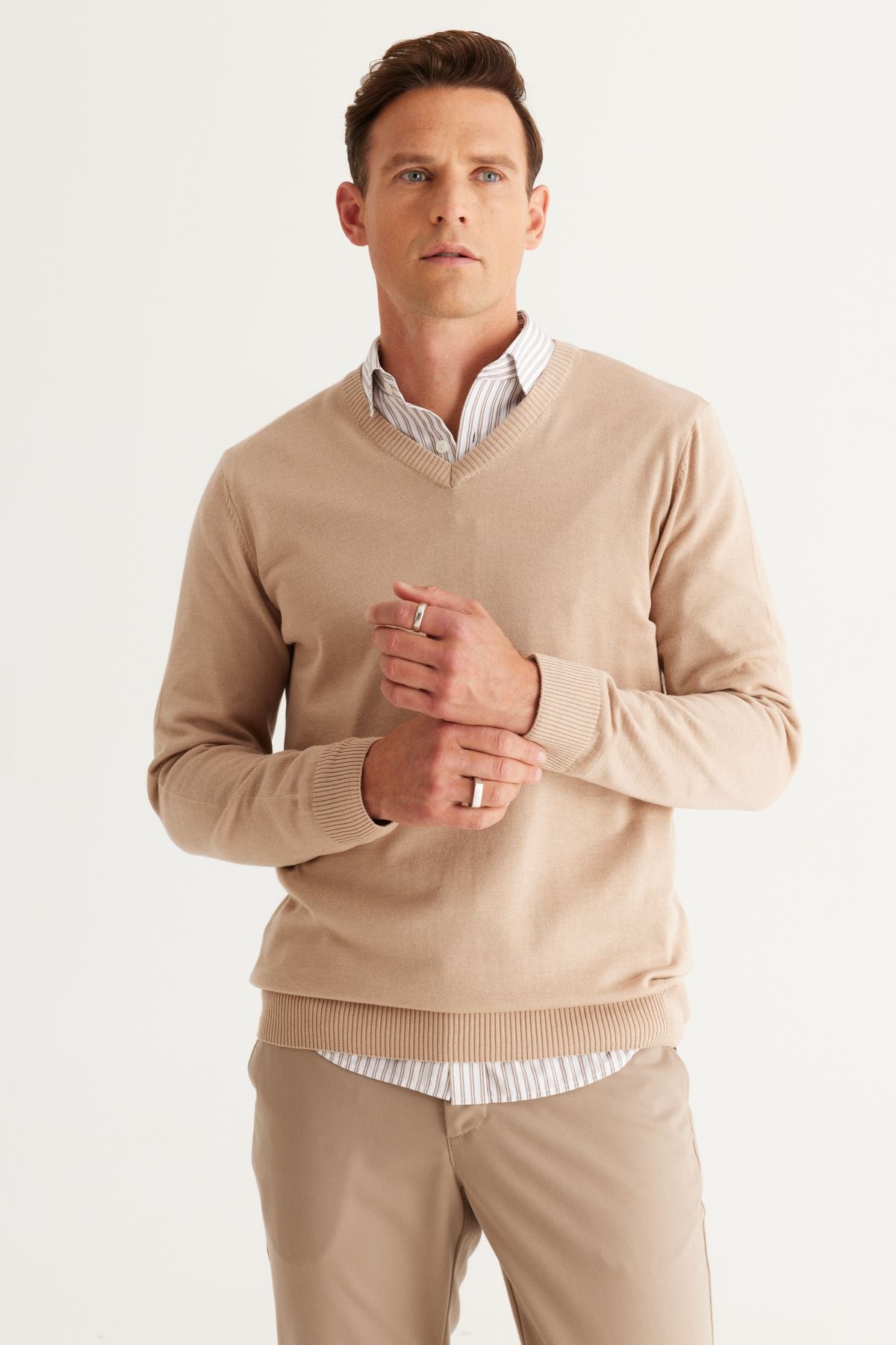 Men's Beige Melanj Standard Fit Normal Cut V -Neck Cotton Knitwear Sweater