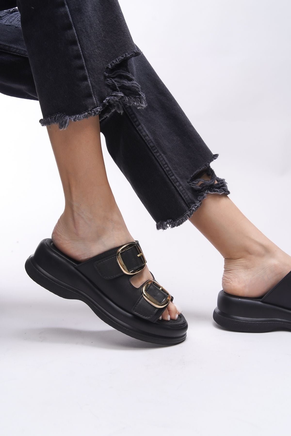 Tarveidei Woman Slippers 00121020 Black