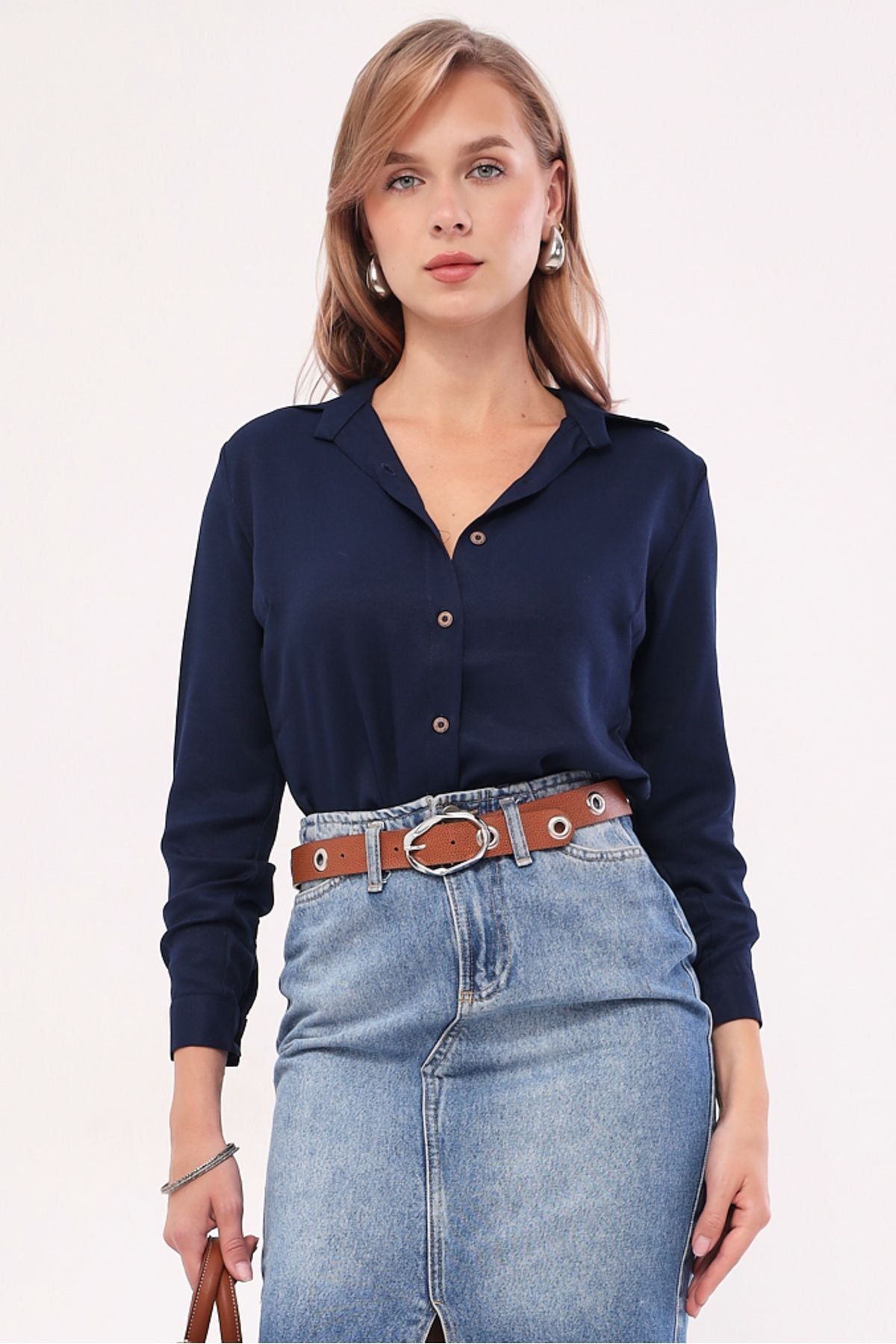 Woman Navy blue Long Sleeve Flat Shirt ARM-18Y001176
