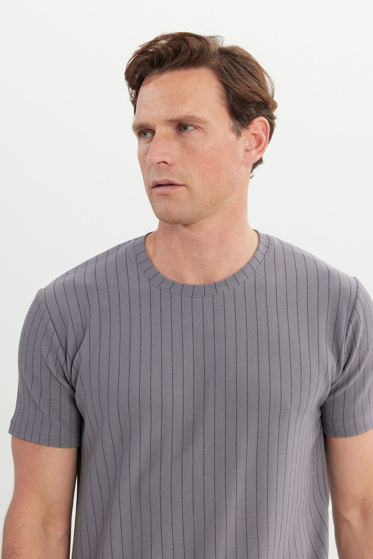 Men's gray slim fit narrow cut bicycle collar flexible t -shirt