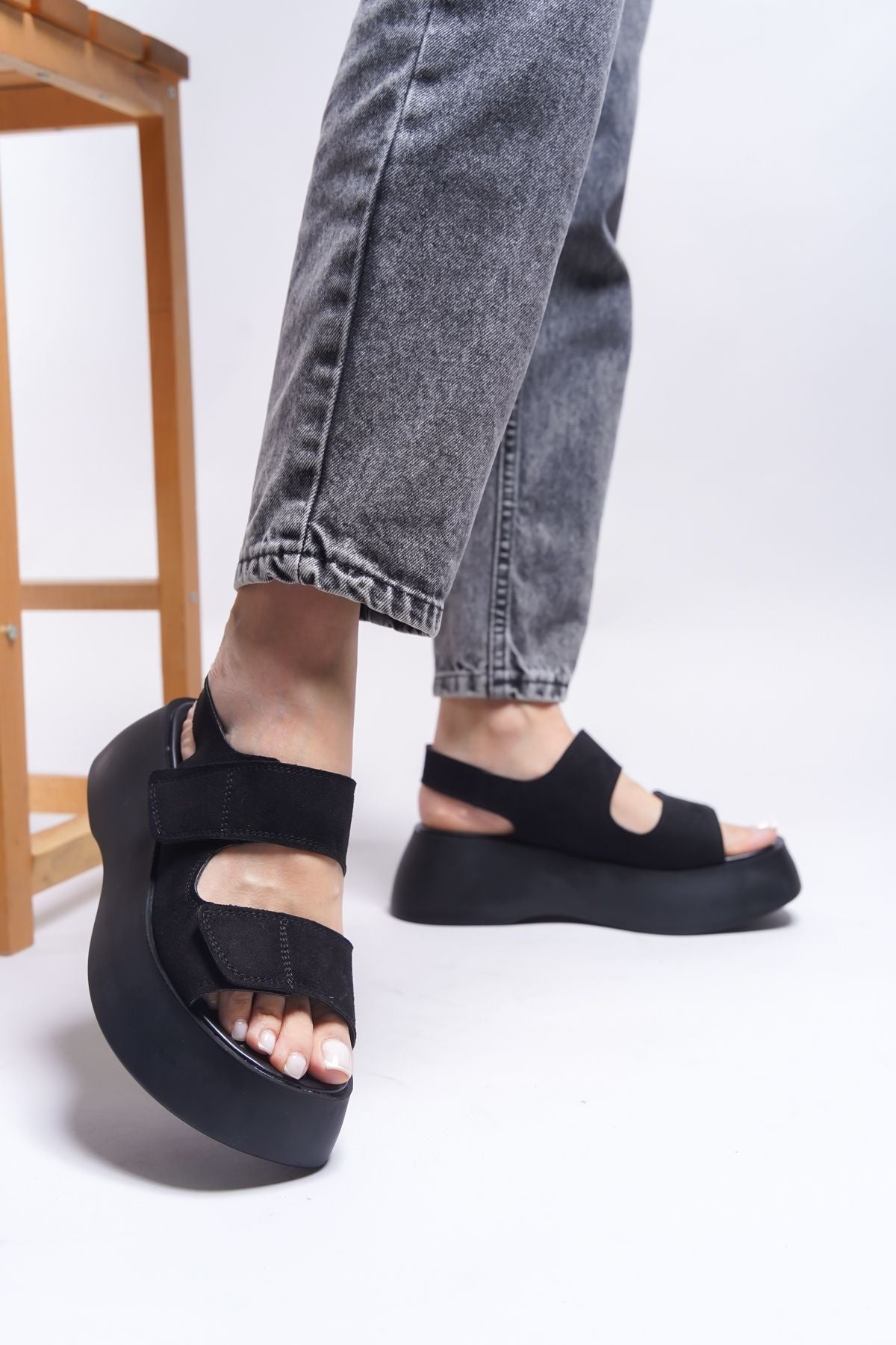 Olnesari Woman Sandals 0012804 Black Suede