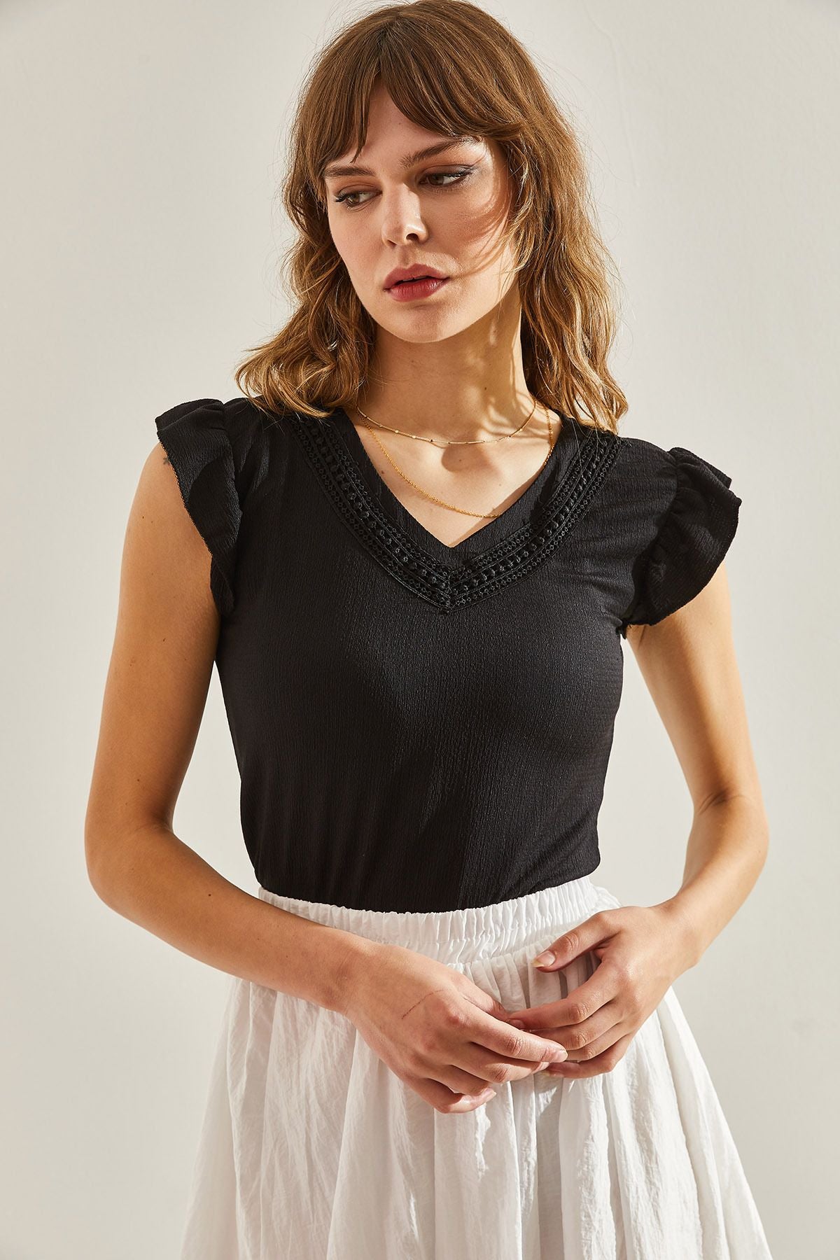 Female V -Neck Sleeve Detail Bürümcük Blouse 60251109