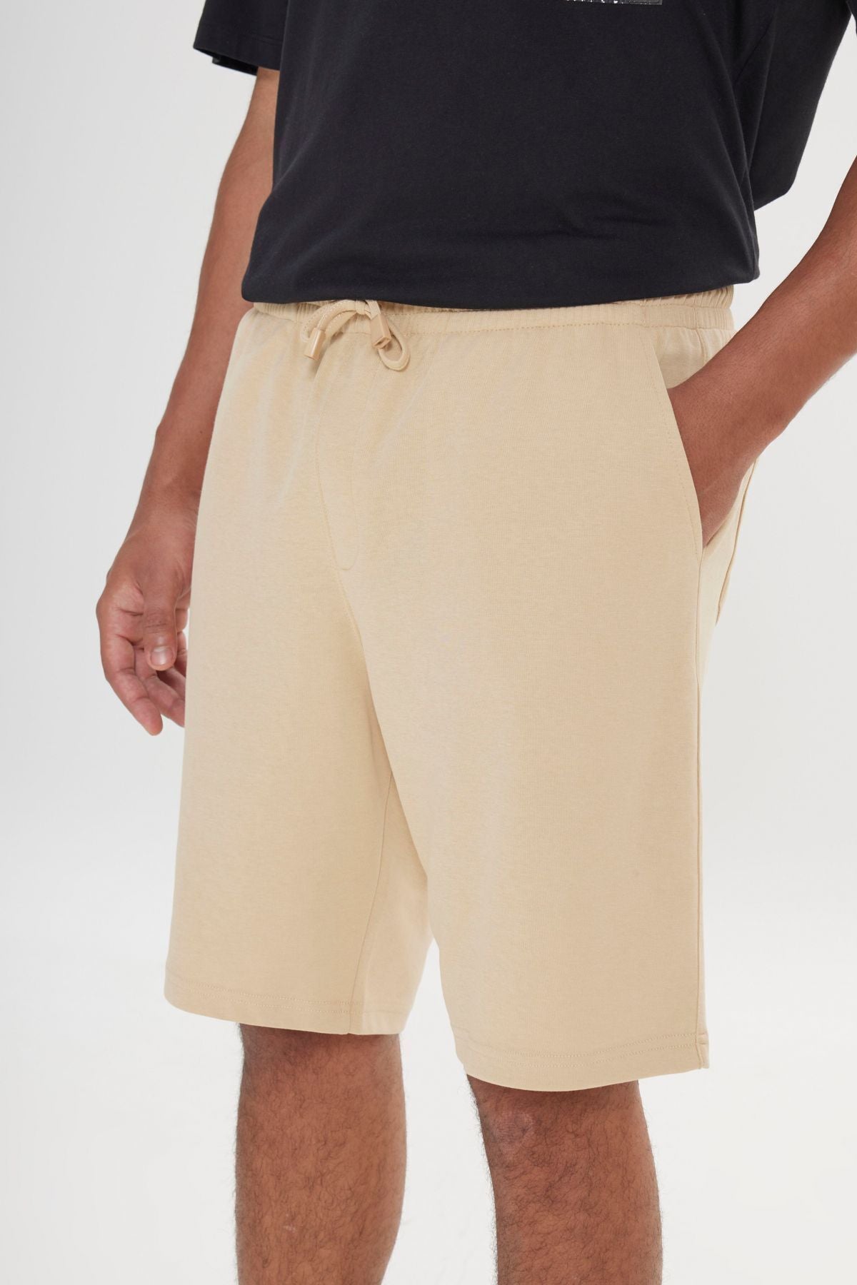 Men's beige comfort fit comfortable cut cotton side pocket knitting shorts