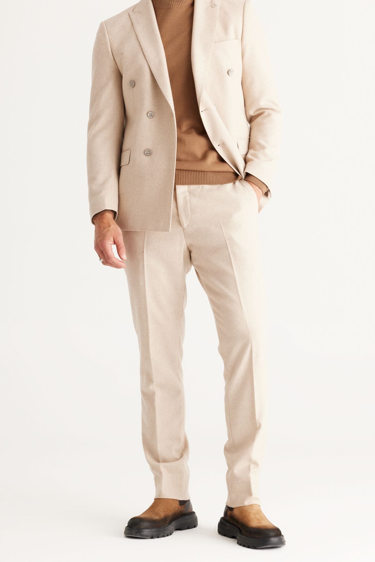 Men's Beige Slim Fit Narrow Cut Swallow Collared Wool Suit