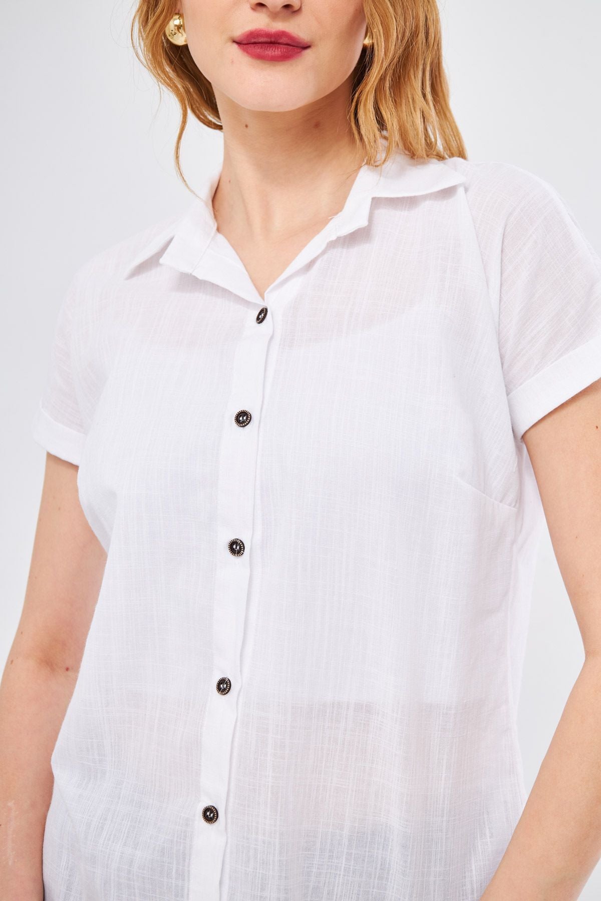 Woman White Short Sleeve Linen Shirt ARM-24Y001038