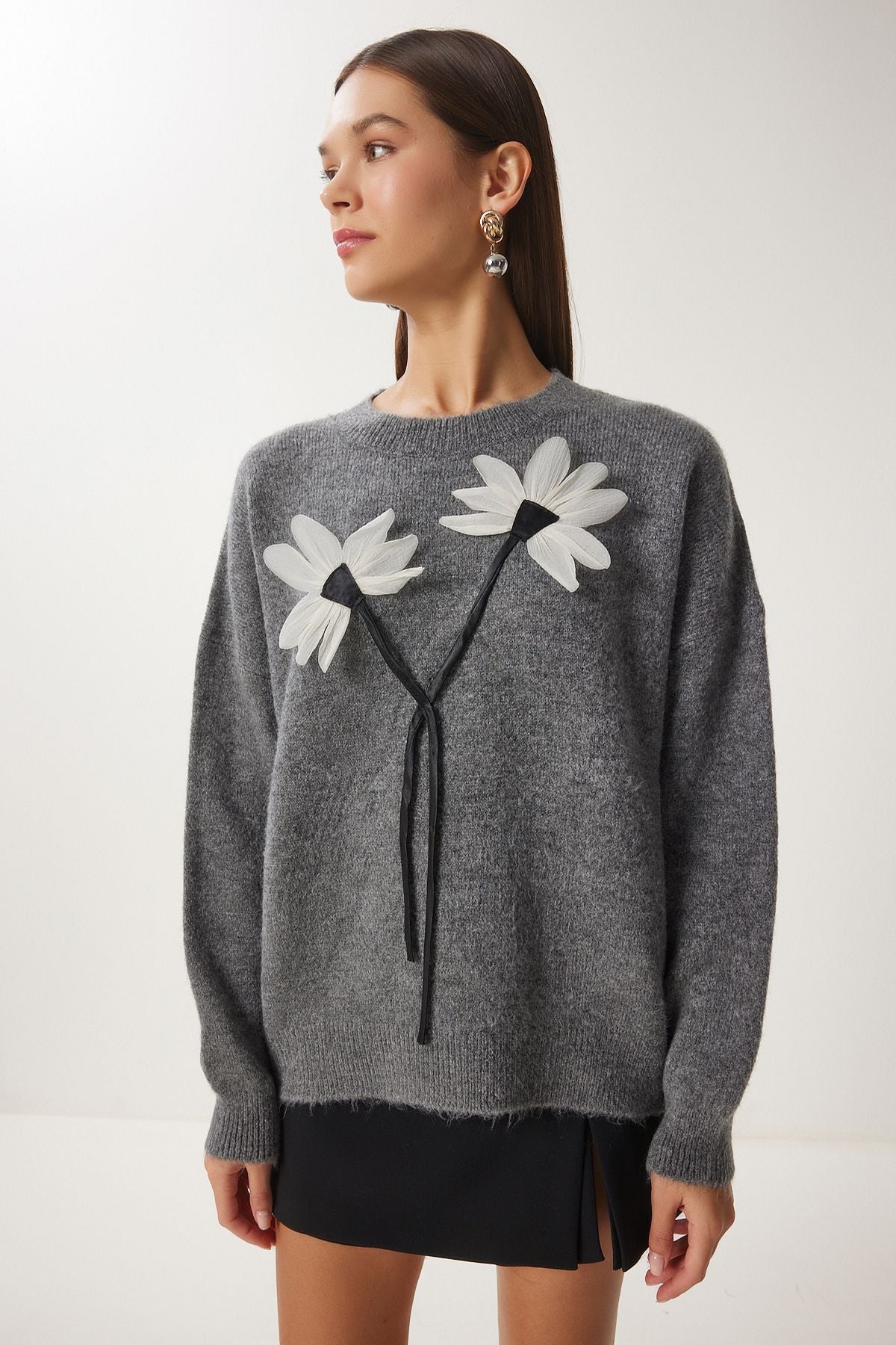 Female anthracite flower detailed knitwear sweater pf00103