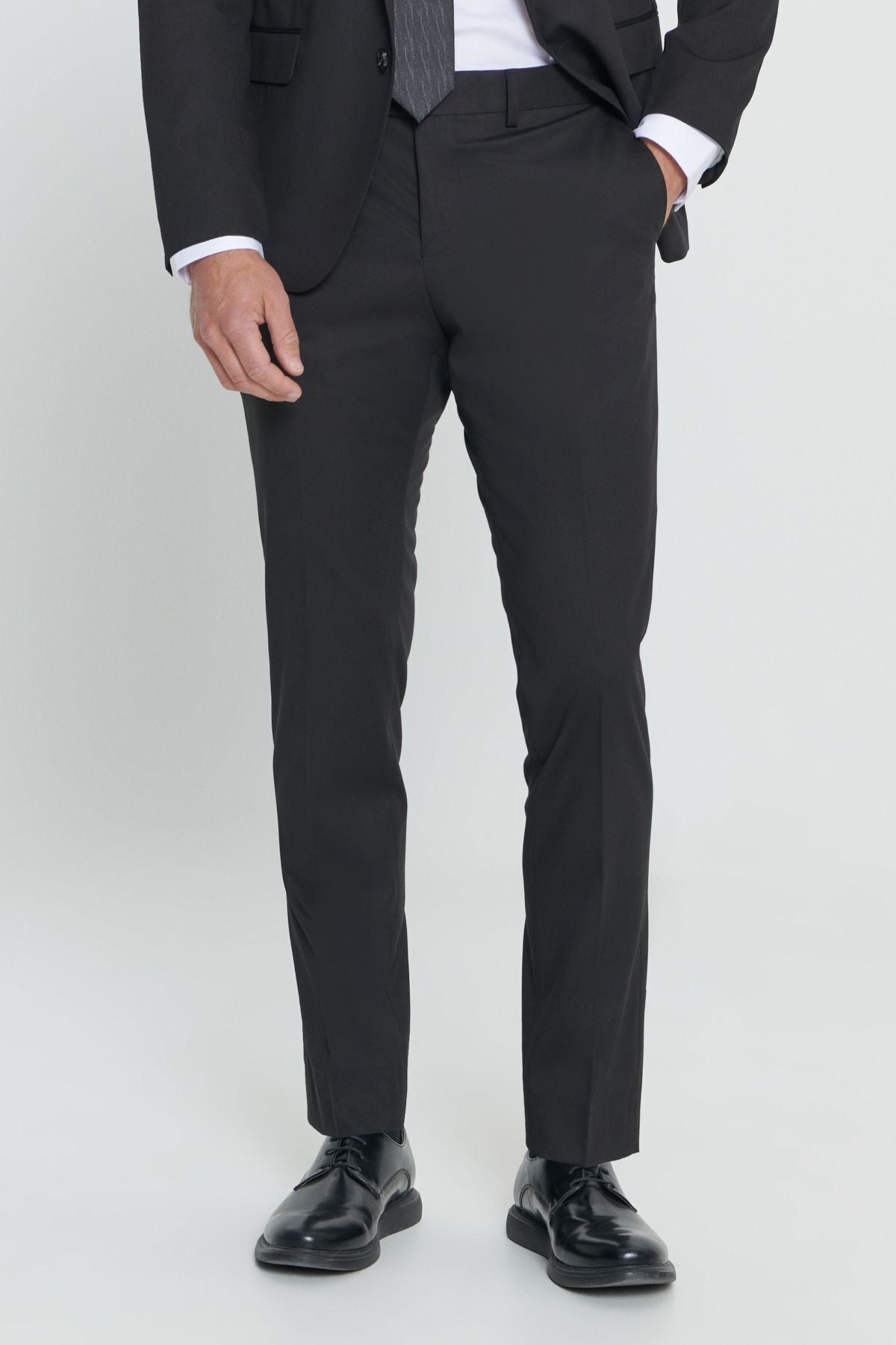 Men's black slim fit narrow cutting mono collar suits