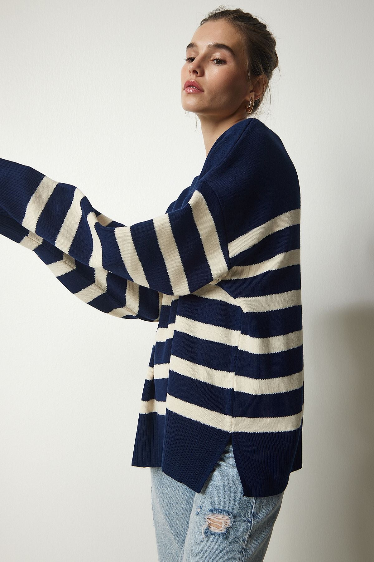 Woman navy blue bone striped oversize knitwear sweater yy00182