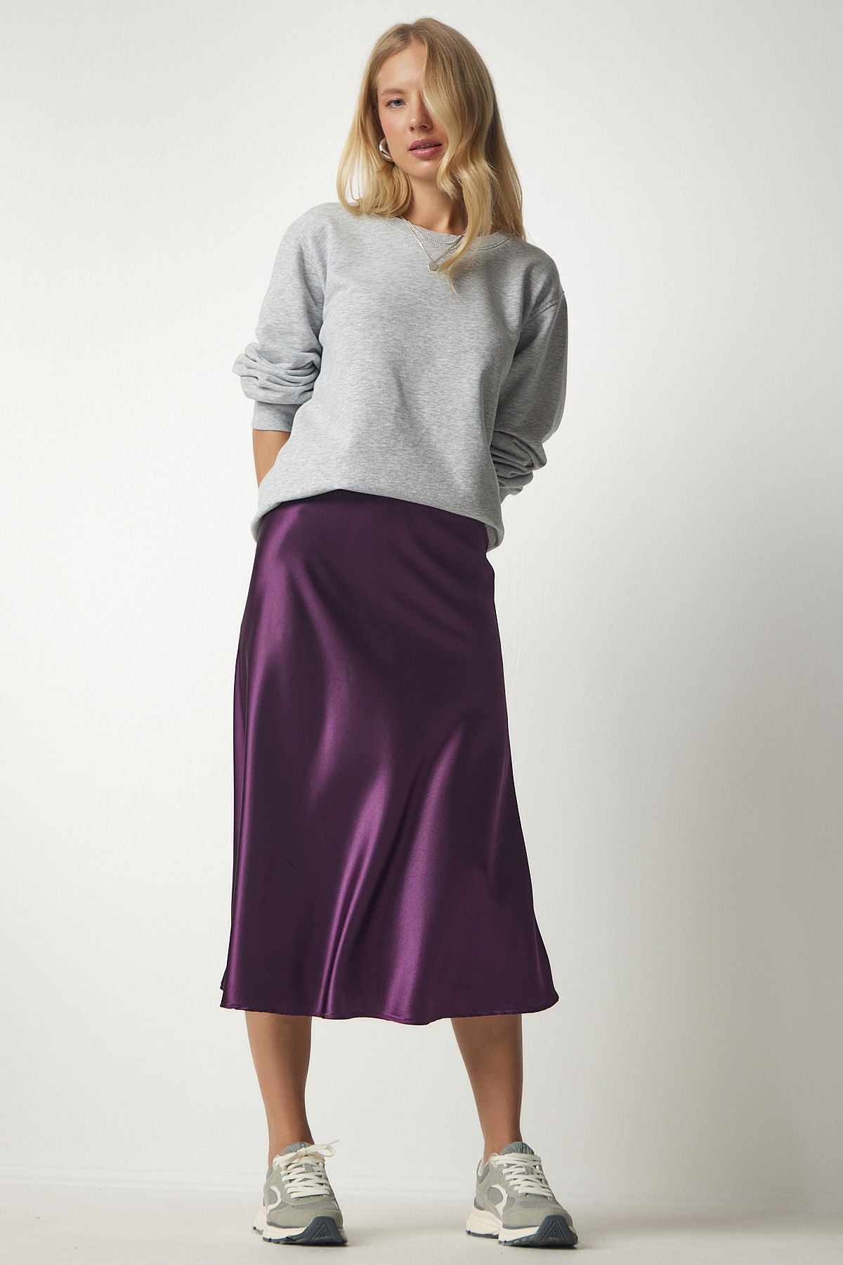 Female purple satin surface skirt DD01144