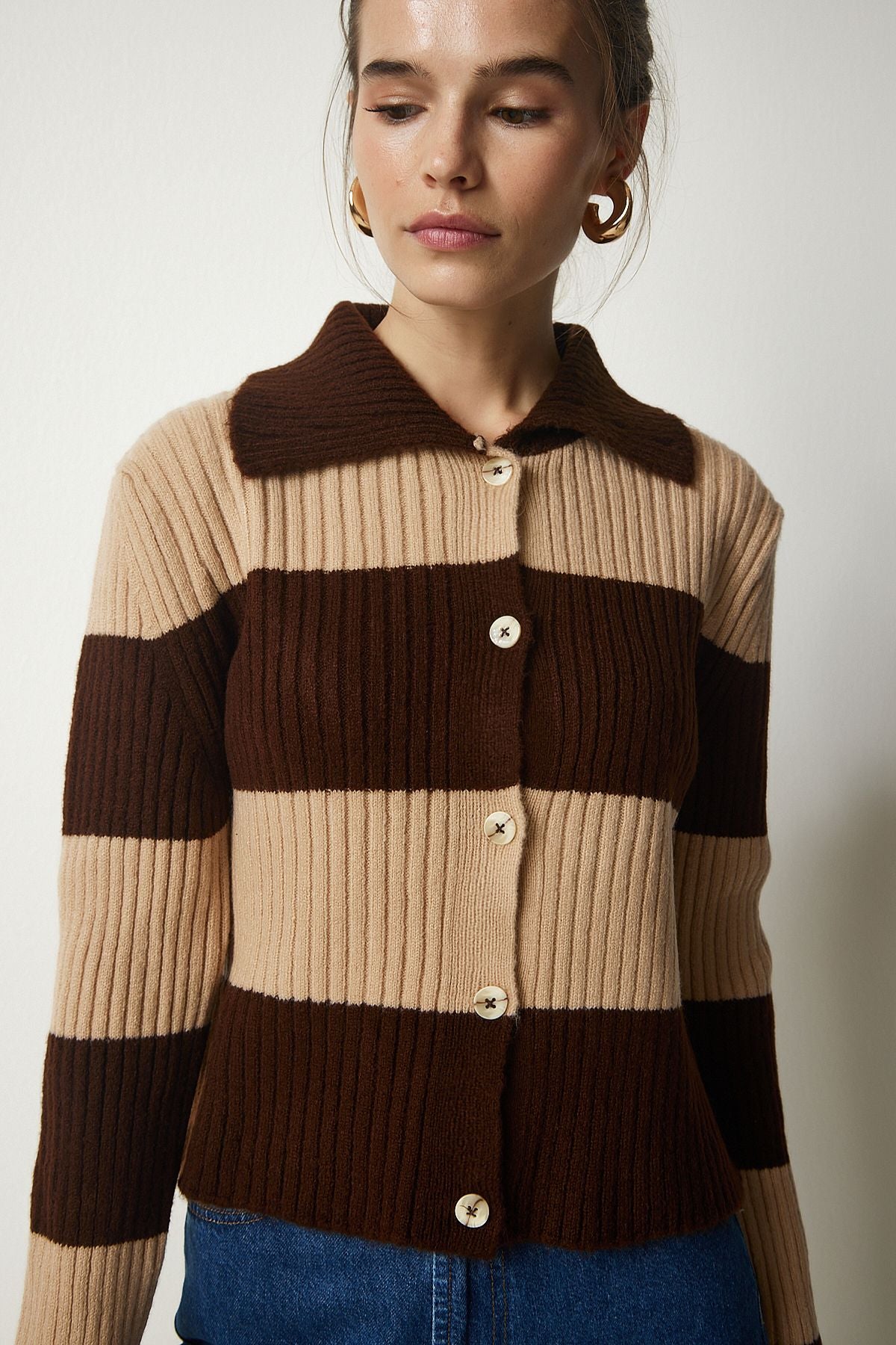 Female Brown Biscuit Polo Yaka button knitwear cardigan US00916