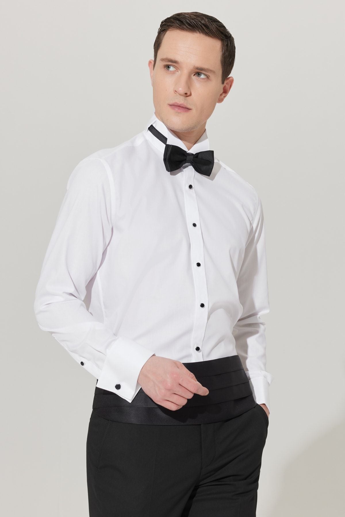 Men's White Slim Fit Night Cutter Horse Classic Shirt with Long Sleeve