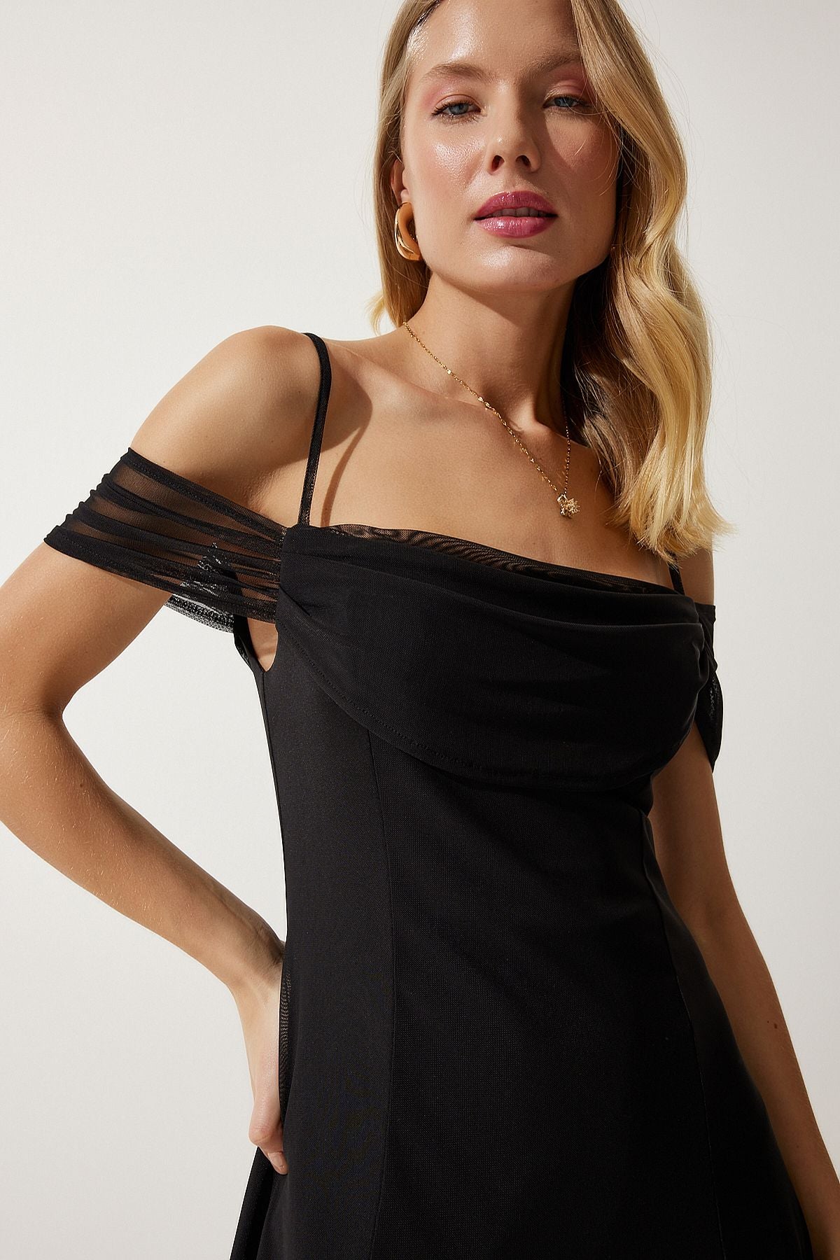 Female Black Hanger Degage Collar Chiffon Dress UB00265