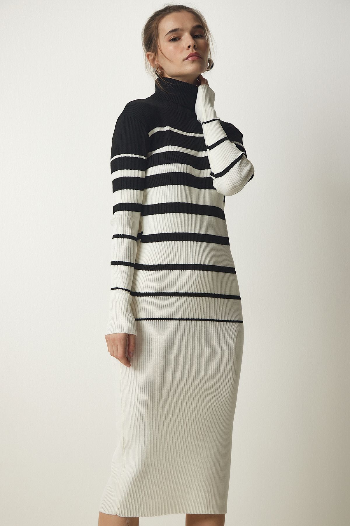 Female Black Ecru Fisherman Yaka striped wick knitwear dress DD01264
