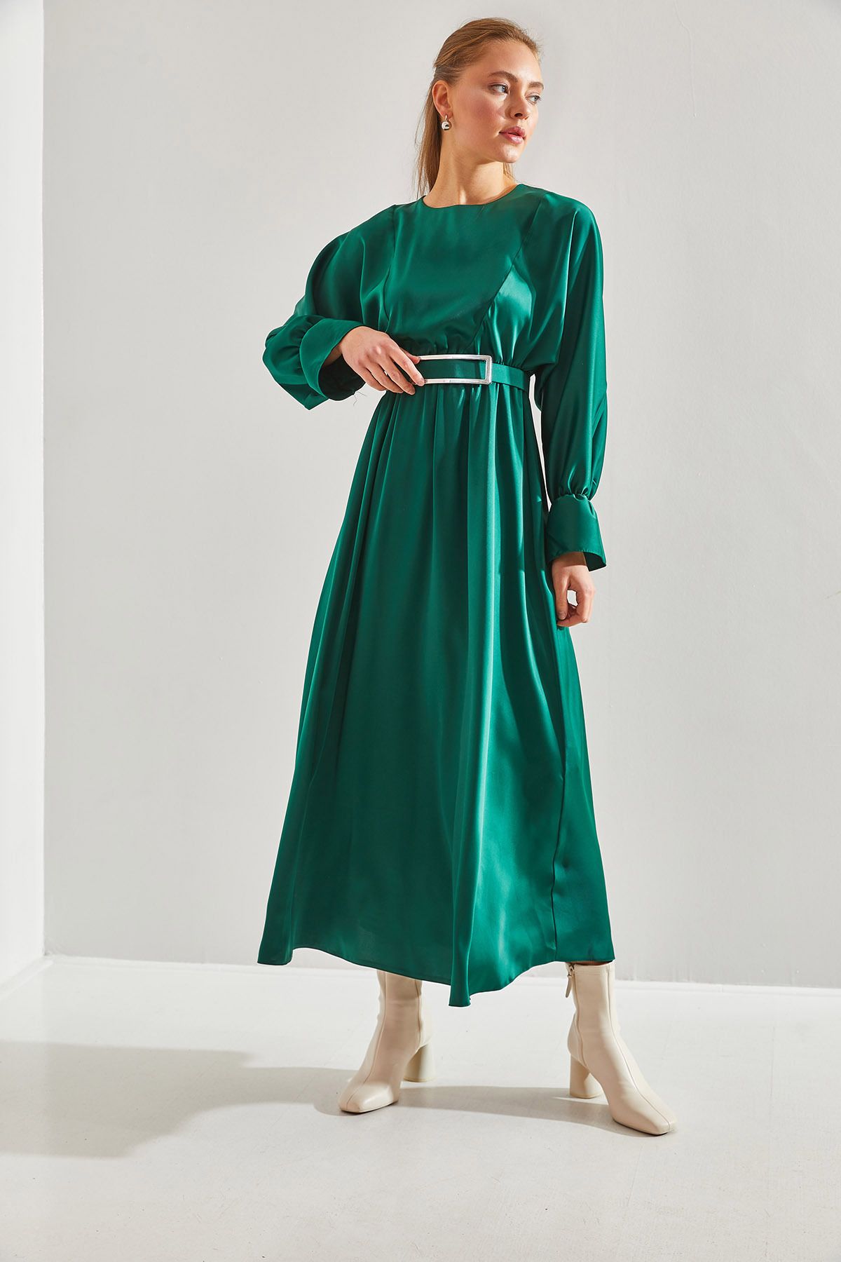 Female Balloon Sleeve Satin Hijab Dress 60151013