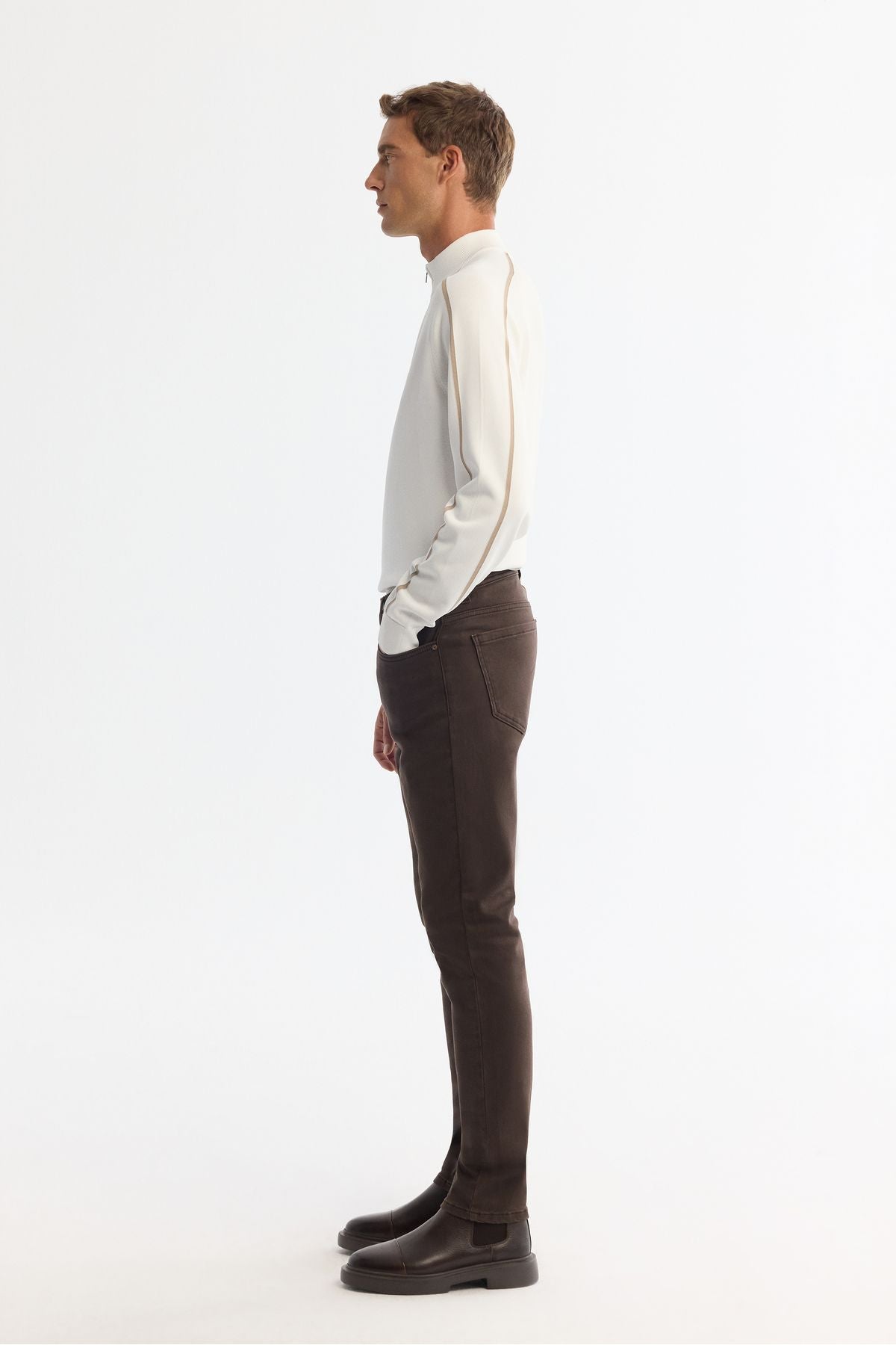 Men's Brown Obedness Washing Flexible Jean Pants A42y3532