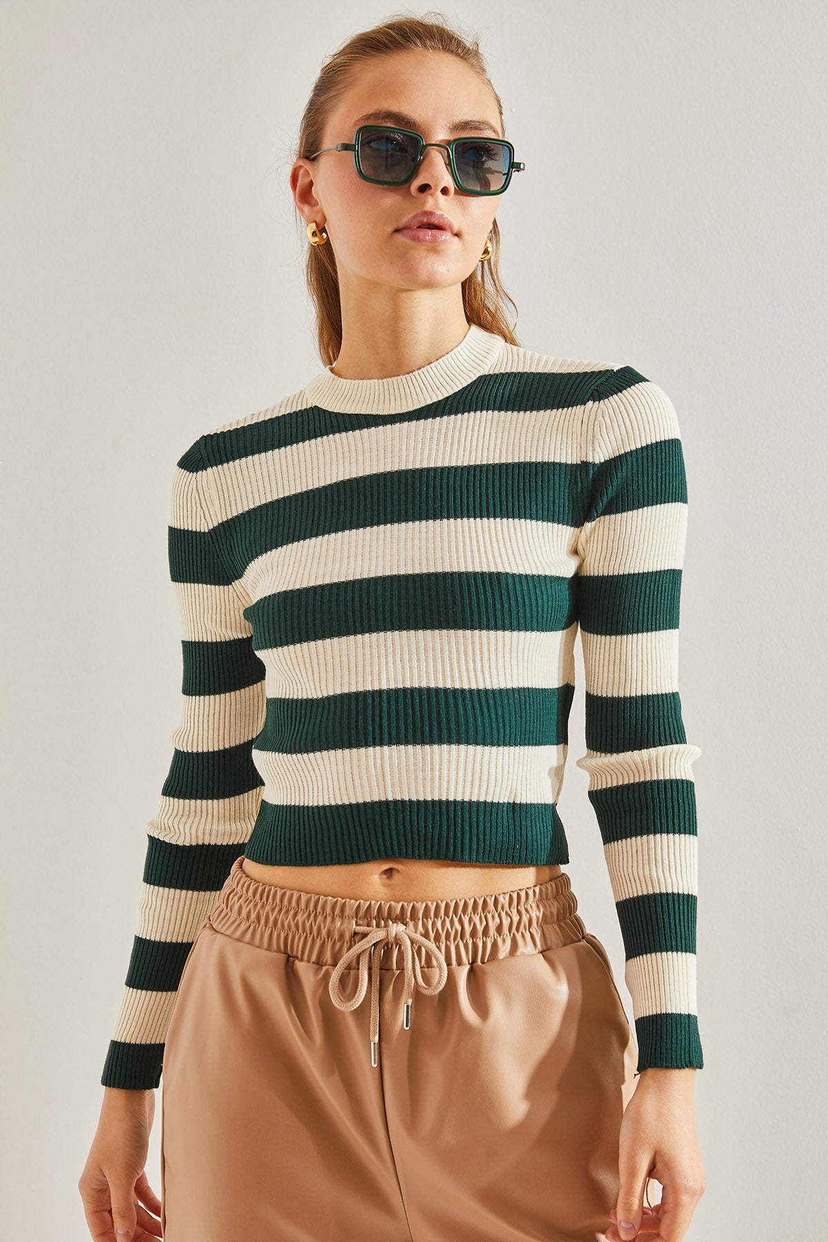Women's Striped Half Turtleneck Crop Knitwear Blouse 20223269