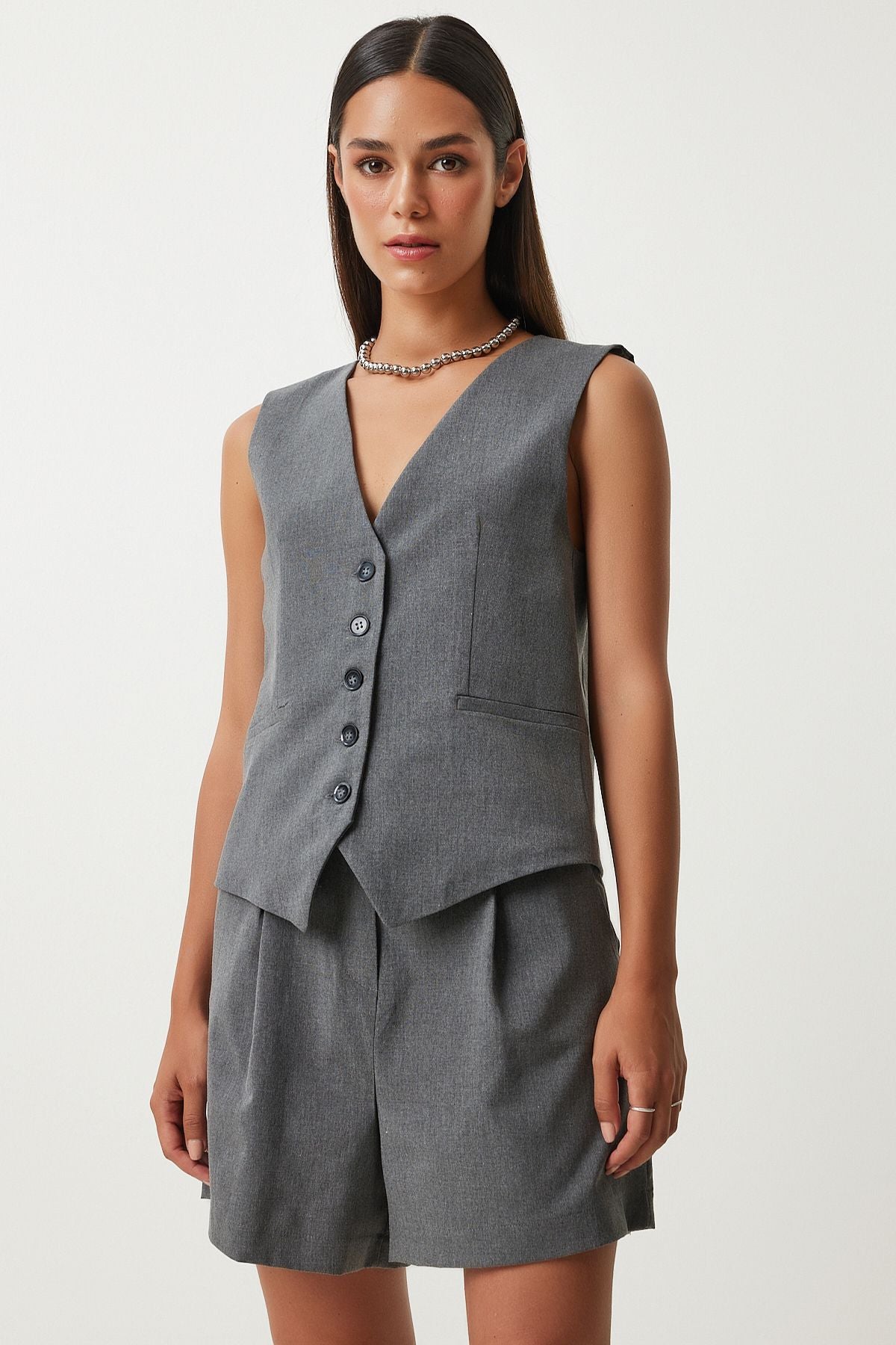 Female anthracite pleated viscose shorts to00146