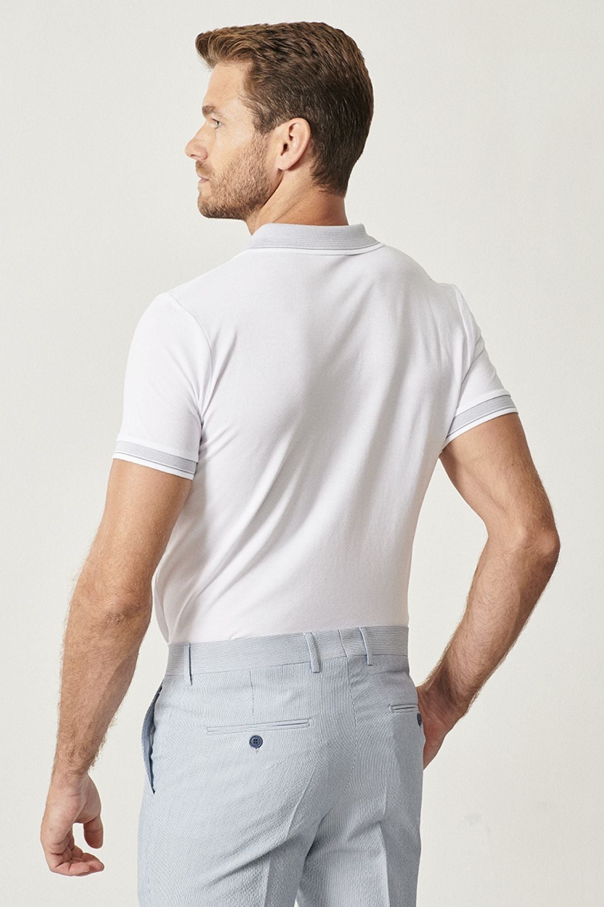 Men-Plugging Cotton Fabric Slim Fit Night Cut White Curlled Polo Yaka T-shirt