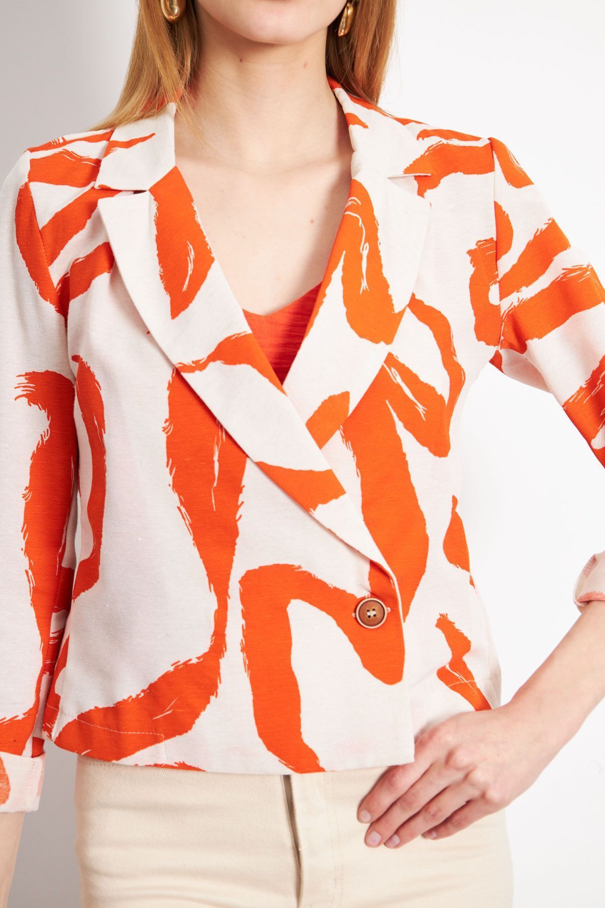 Women's Orange Cruve Collar Patterned Crop Jacket ARM-24Y001058