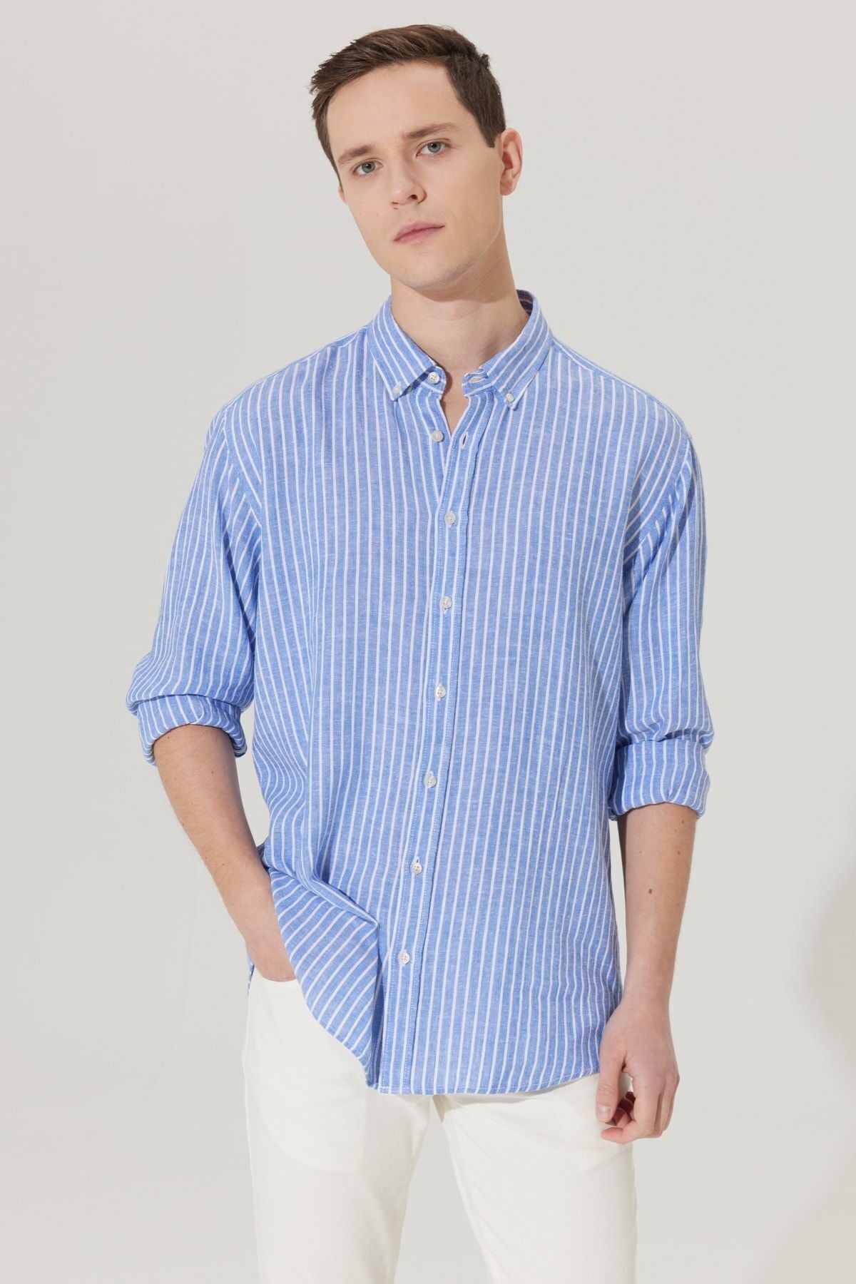 Men's white-blue linen comfort fit comfortable cutting buttoned shirts with collar striped