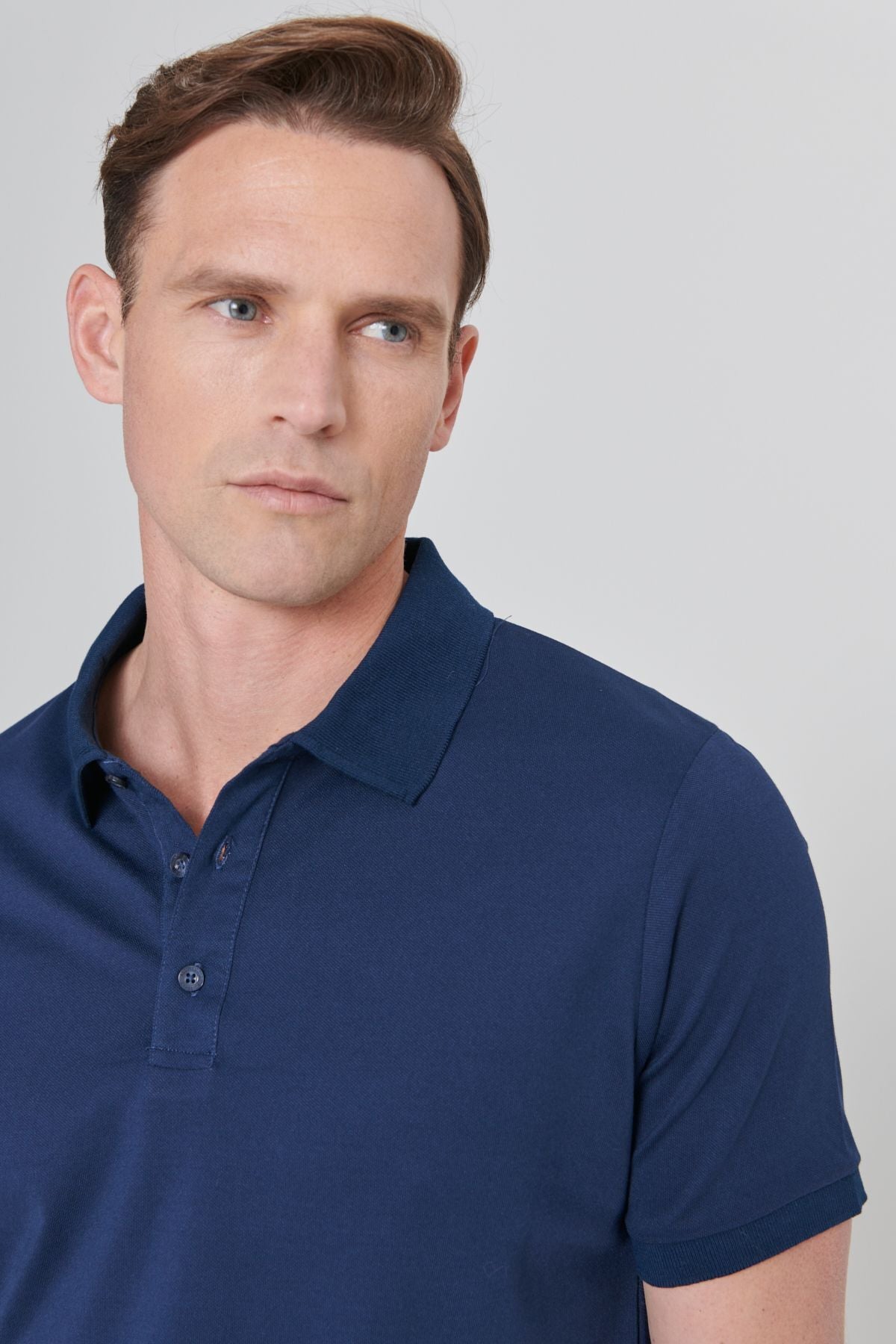 Erkek Çekmeyen Pamuklu Kumaş Slim Fit Dar Kesim Lacivert Kıvrılmaz Polo Yaka Tişört