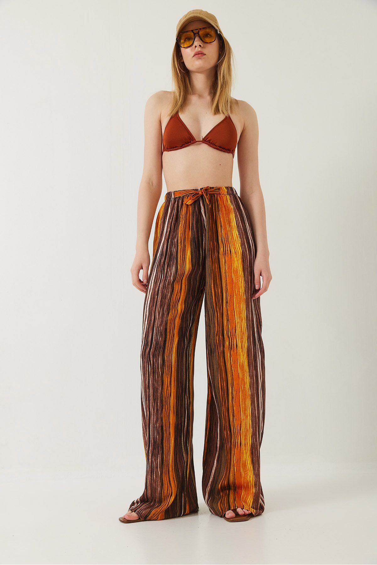 Female -linked patterned viscose pants 60261356