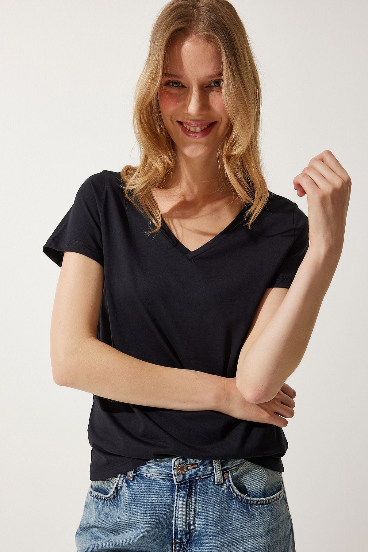 Woman Black V-Neck Basic Knitting T-Shirt UB00261