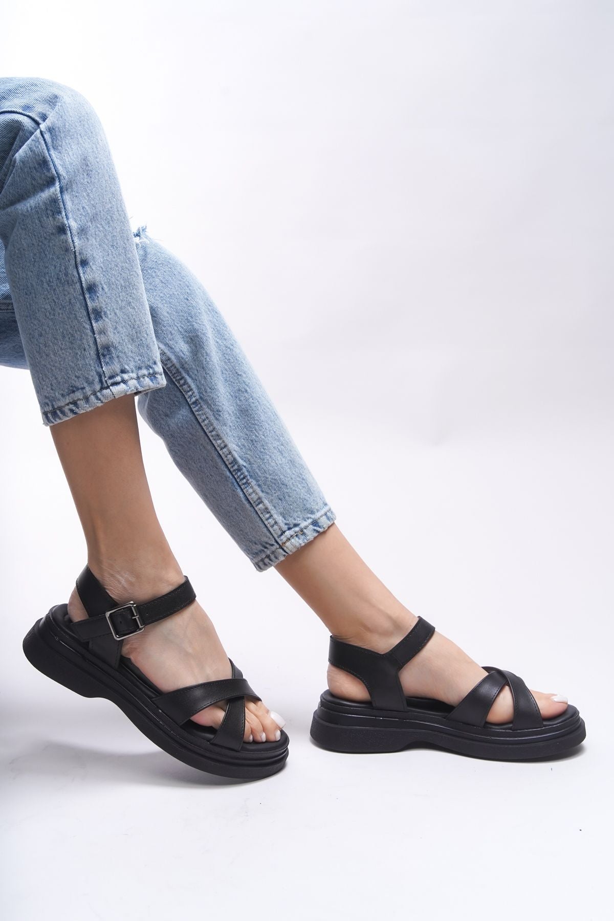 Iselgalyn Women's Sandals 0012215 Black Skin