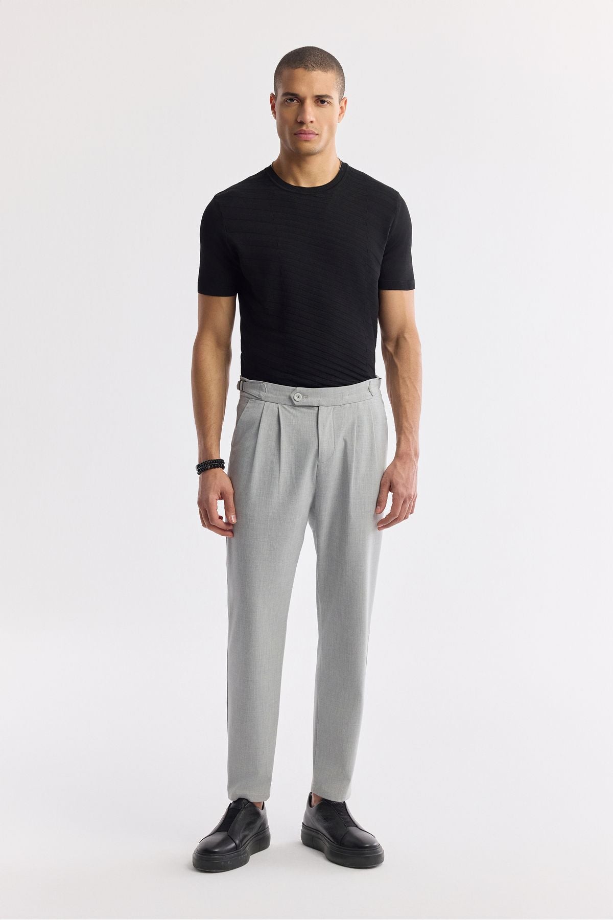 Men's Gray Classic Lumbar Pleeled Appecit Detailed Gordion Carrot Fit Pants A51y3026