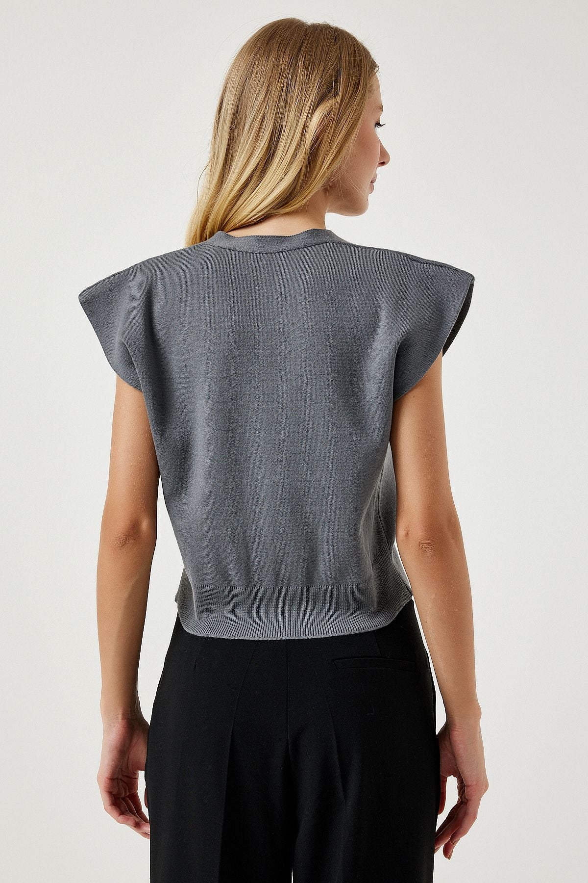 WOMEN'S GRAY BUTTED SHORT KNIP VEST YY00206