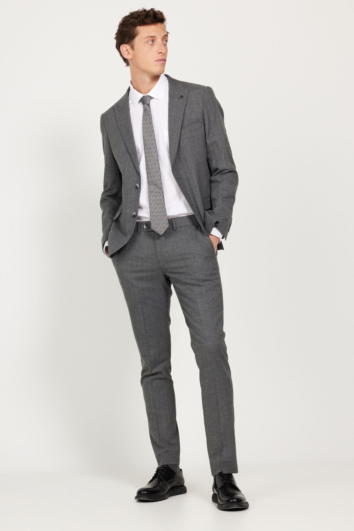 Men's Dark Gray Slim Fit Narrow Cut Swallow Collar Striped Suit