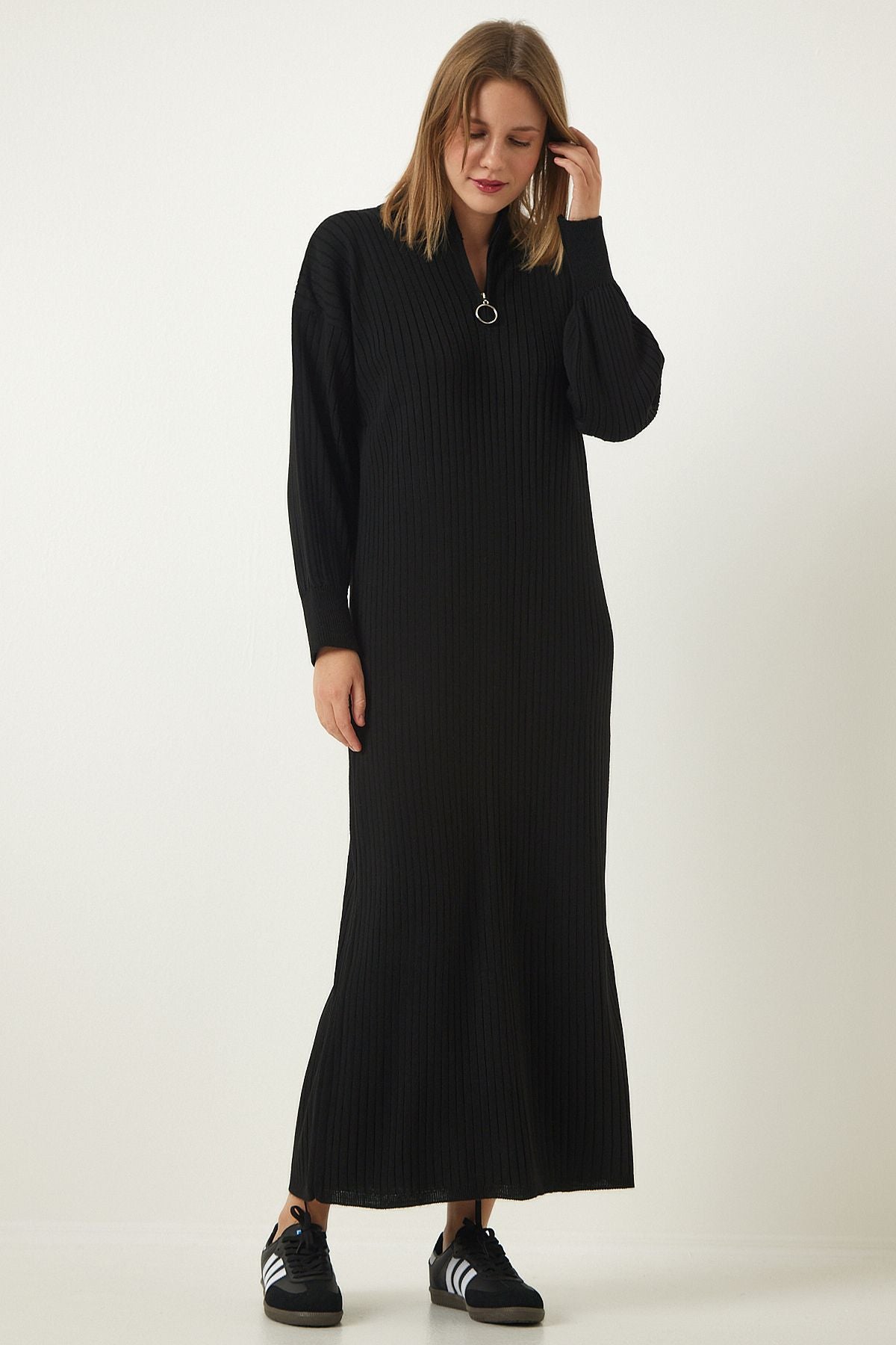 Female black zipper collar wick long knitwear dress DD01295
