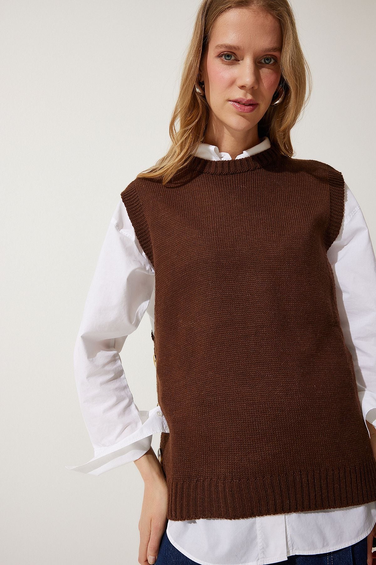 Female brown bike collar button knitwear sweater yg00100