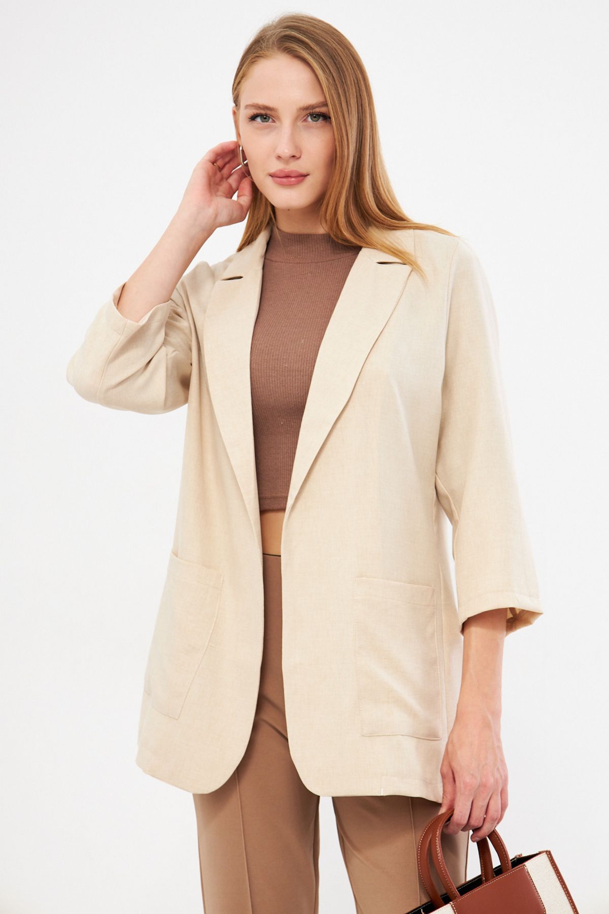 WOMEN ECRU POCKLED Oversize jacket ARM-24Y001115