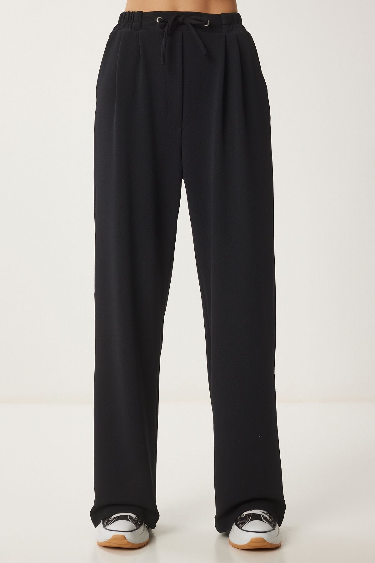 Women's black abundant trotting pants rv00204