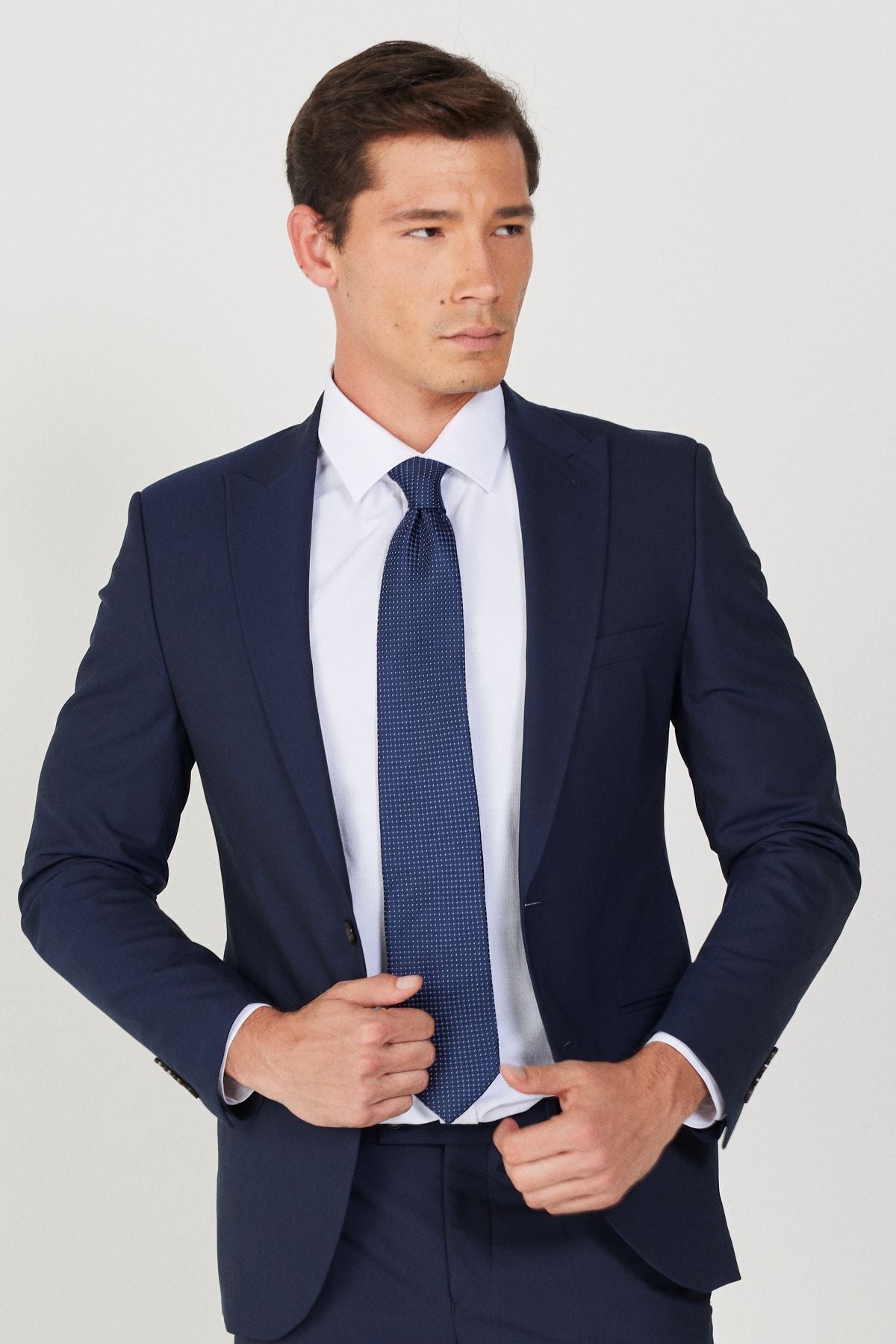 Men's navy blue extra slim fit narrow cutting sports suit