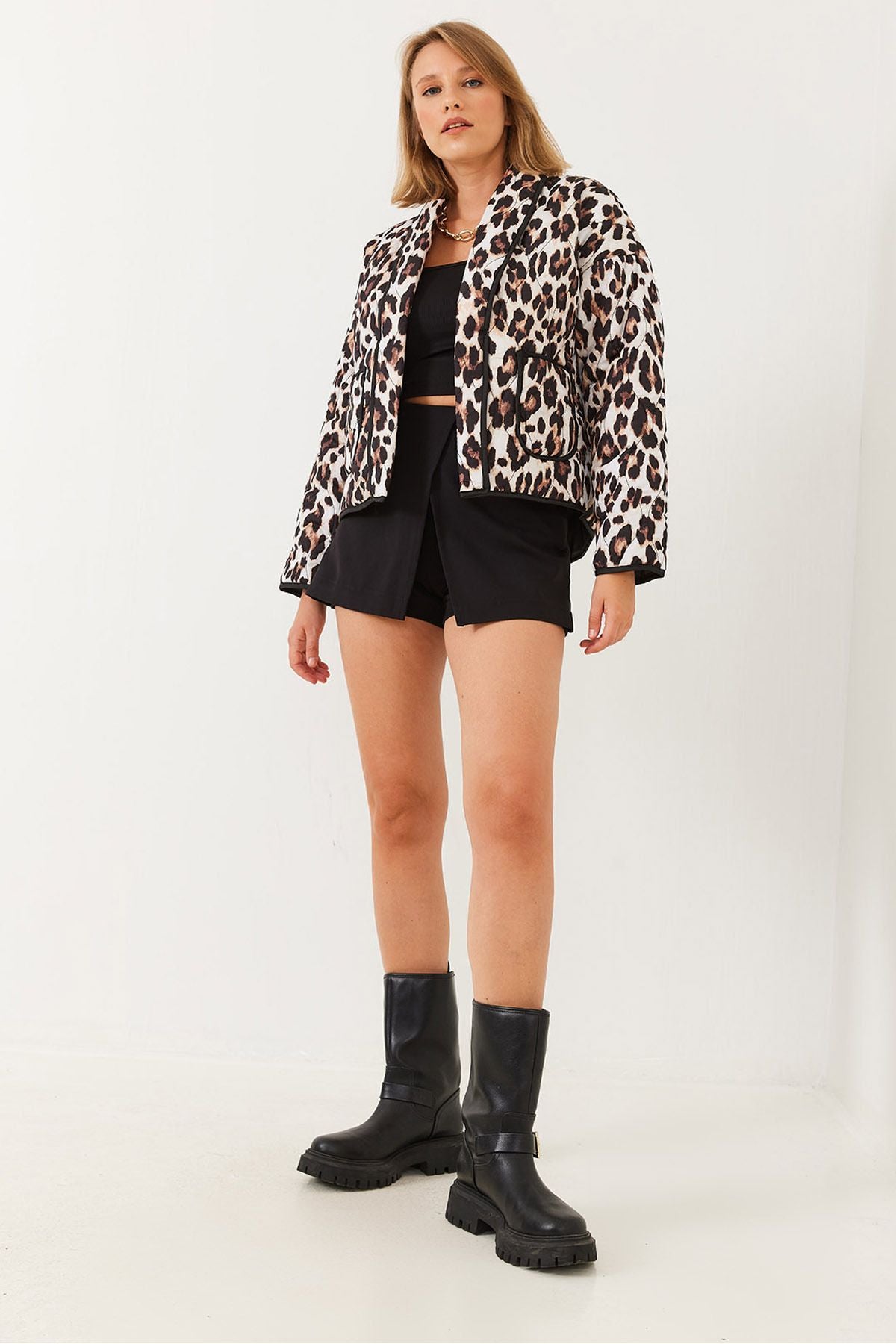 Women's Leopard Patterned Pocket Kapitone Mont 60251808