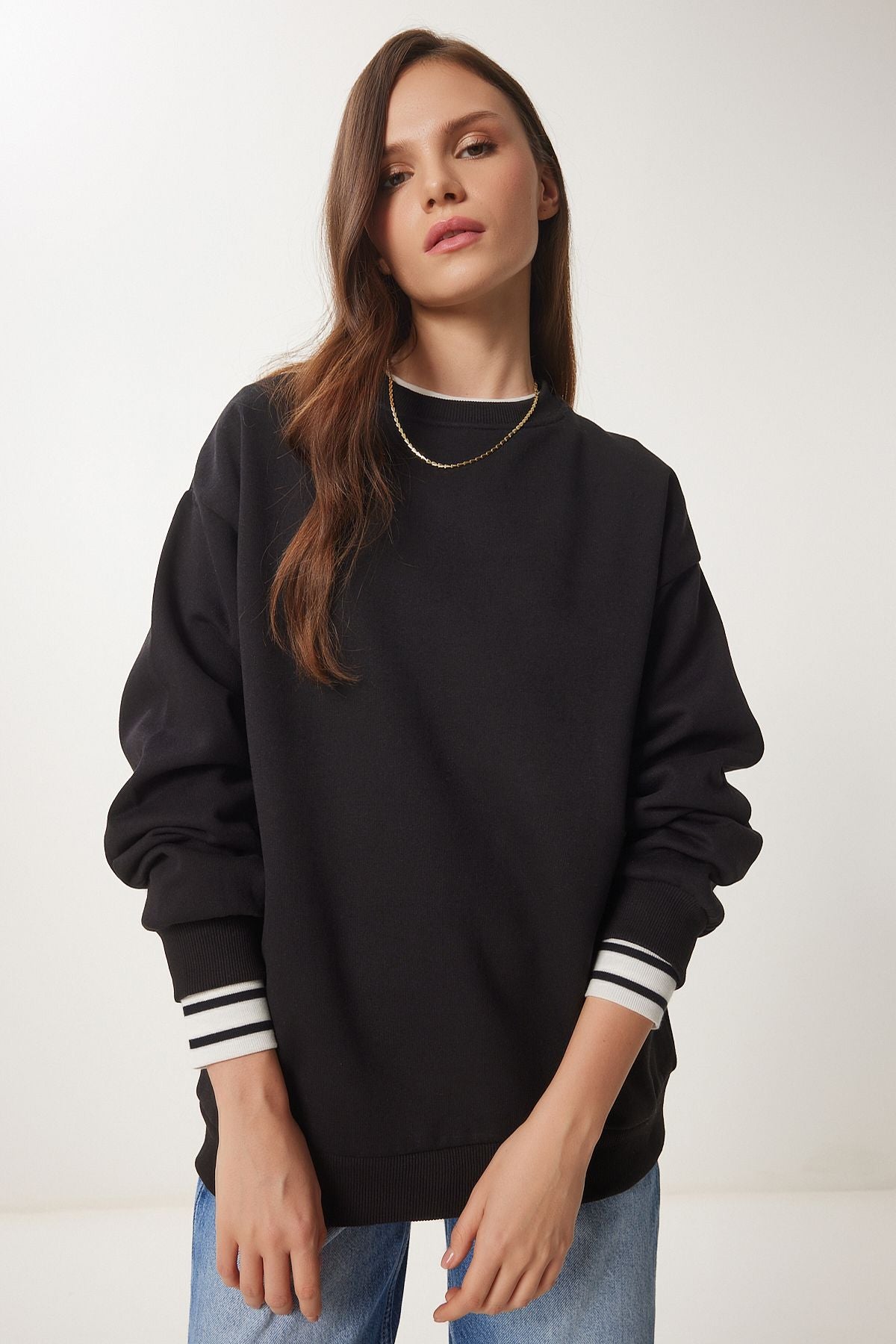 Female Black Basic Sweatshirt OW00001