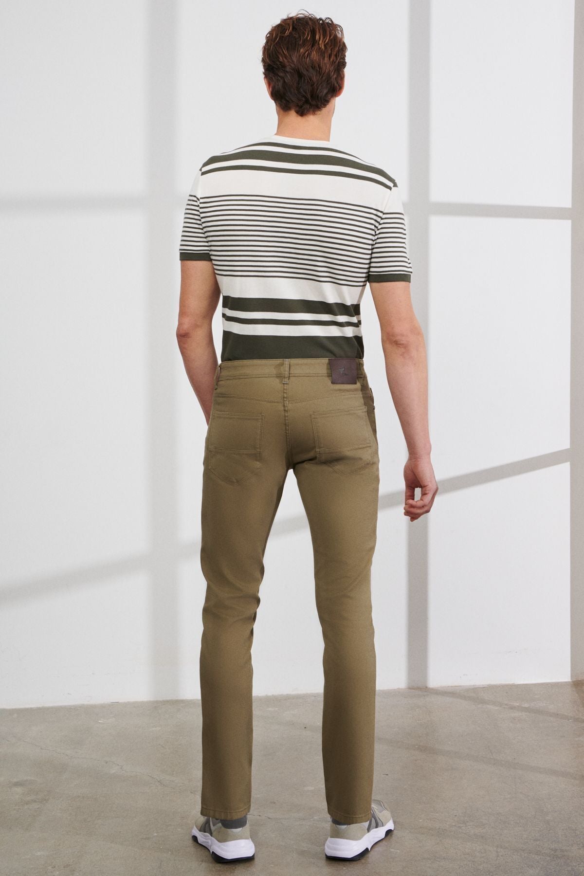 Men's green slim fit narrow cut cotton 5 pocket flexible comfortable pants