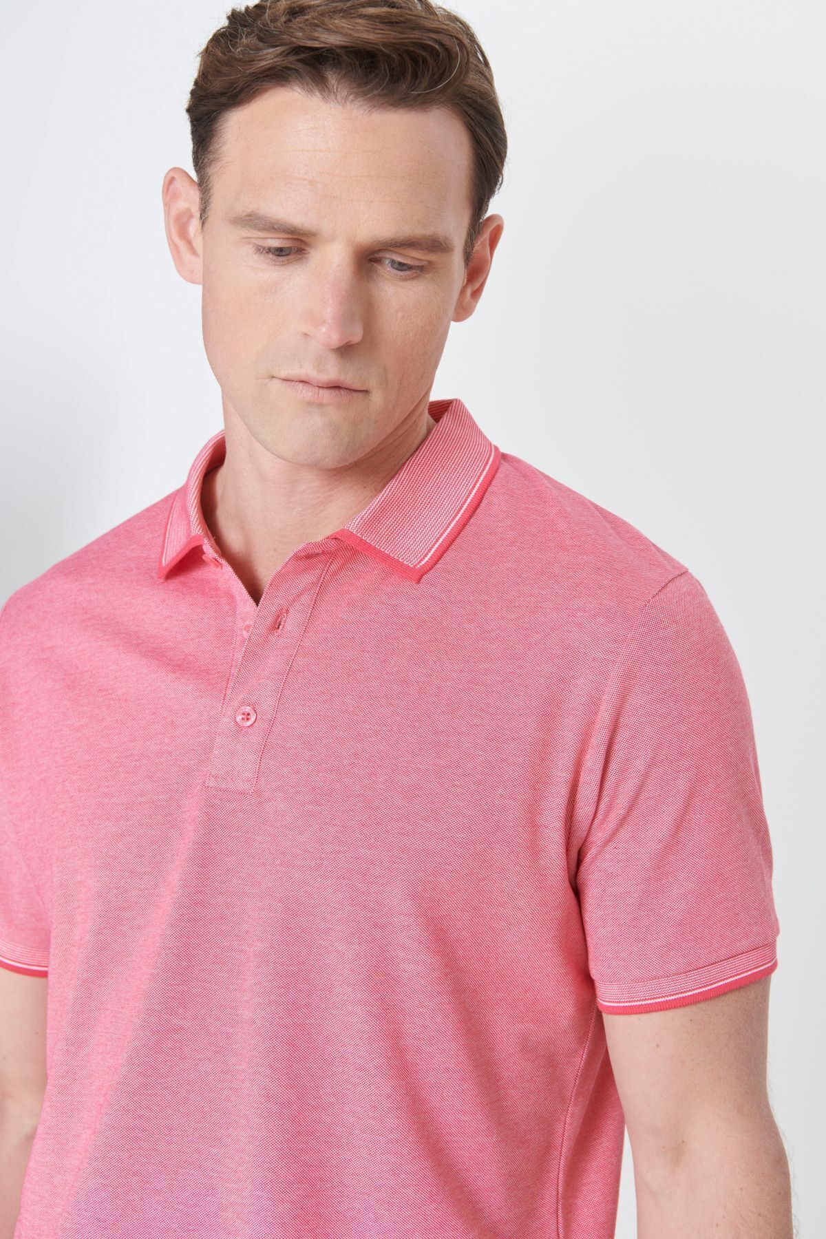 Men-Plugging Cotton Fabric Slim Fit Narrow Cut Fuchsia-White Curled Polo Yaka T-shirt