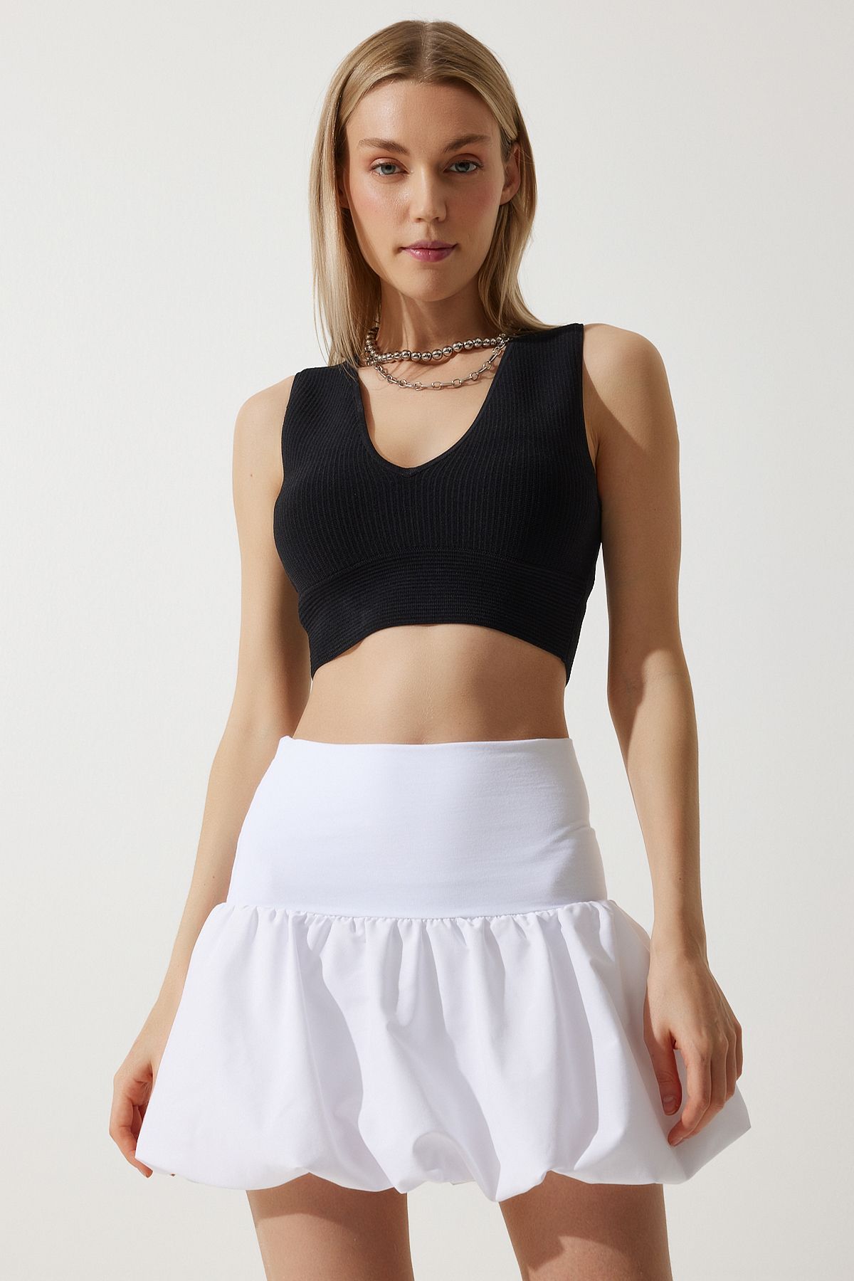 Woman White Mini Balloon Skirt UB00279
