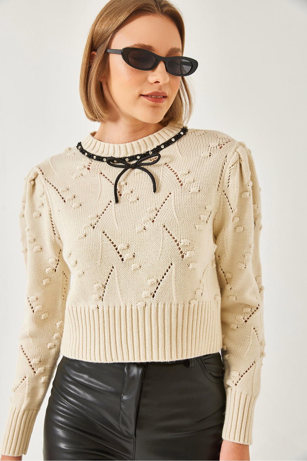 Women's Beaded Collar and Bow Knitwear Sweater 20246308