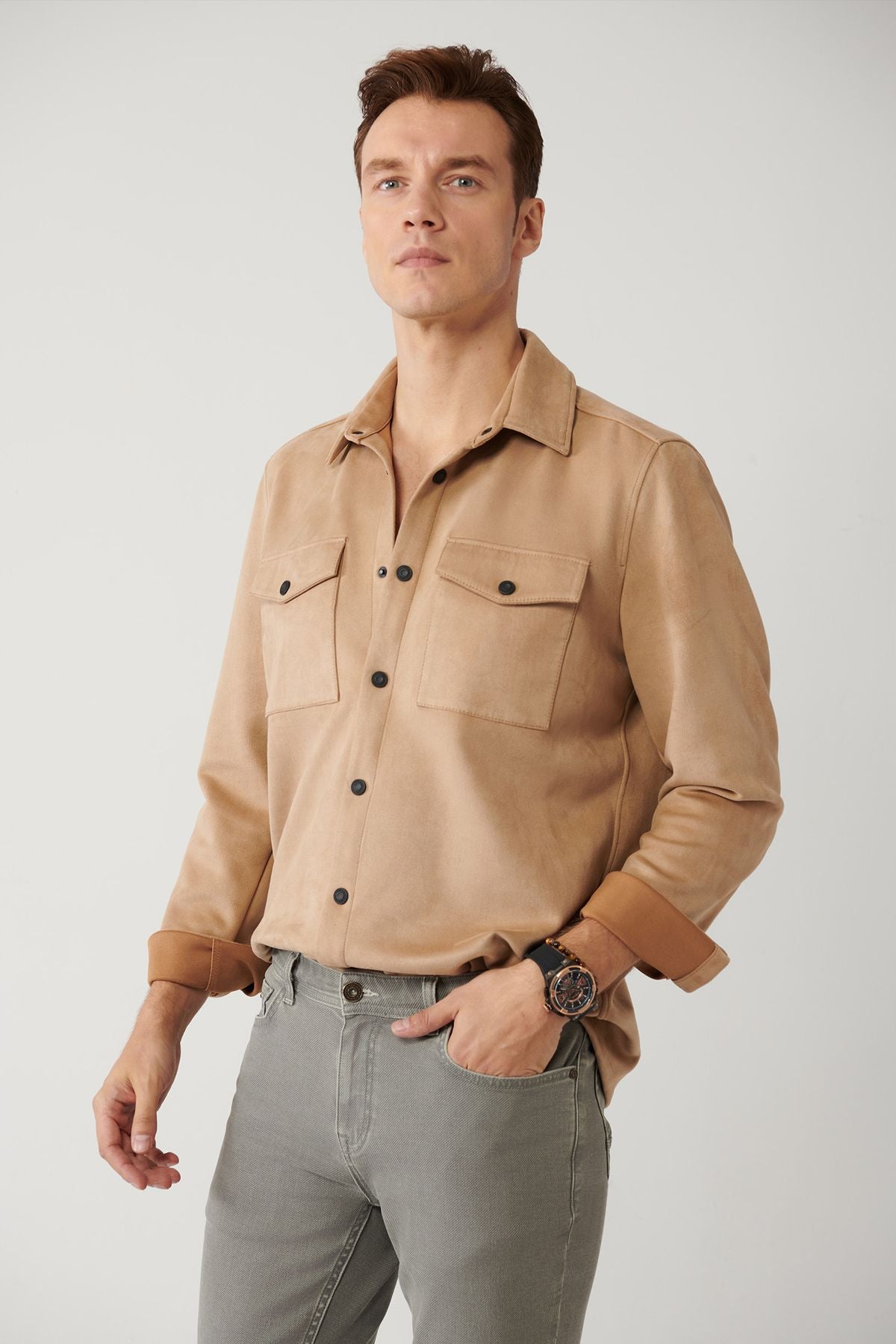 Men's light beige suede -looking front with molder pocket shirt shirt A41y6010