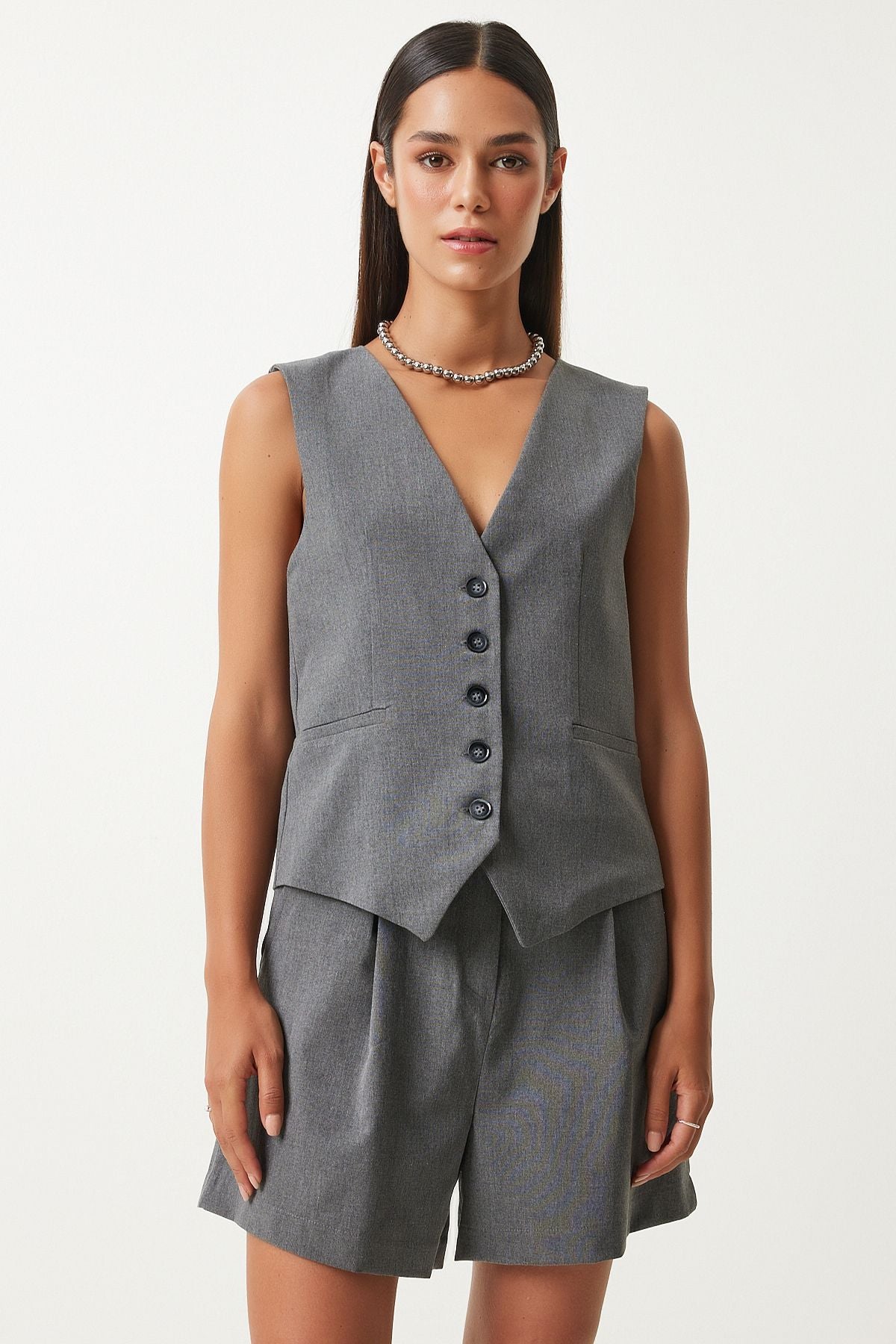 Female anthracite pleated viscose shorts to00146