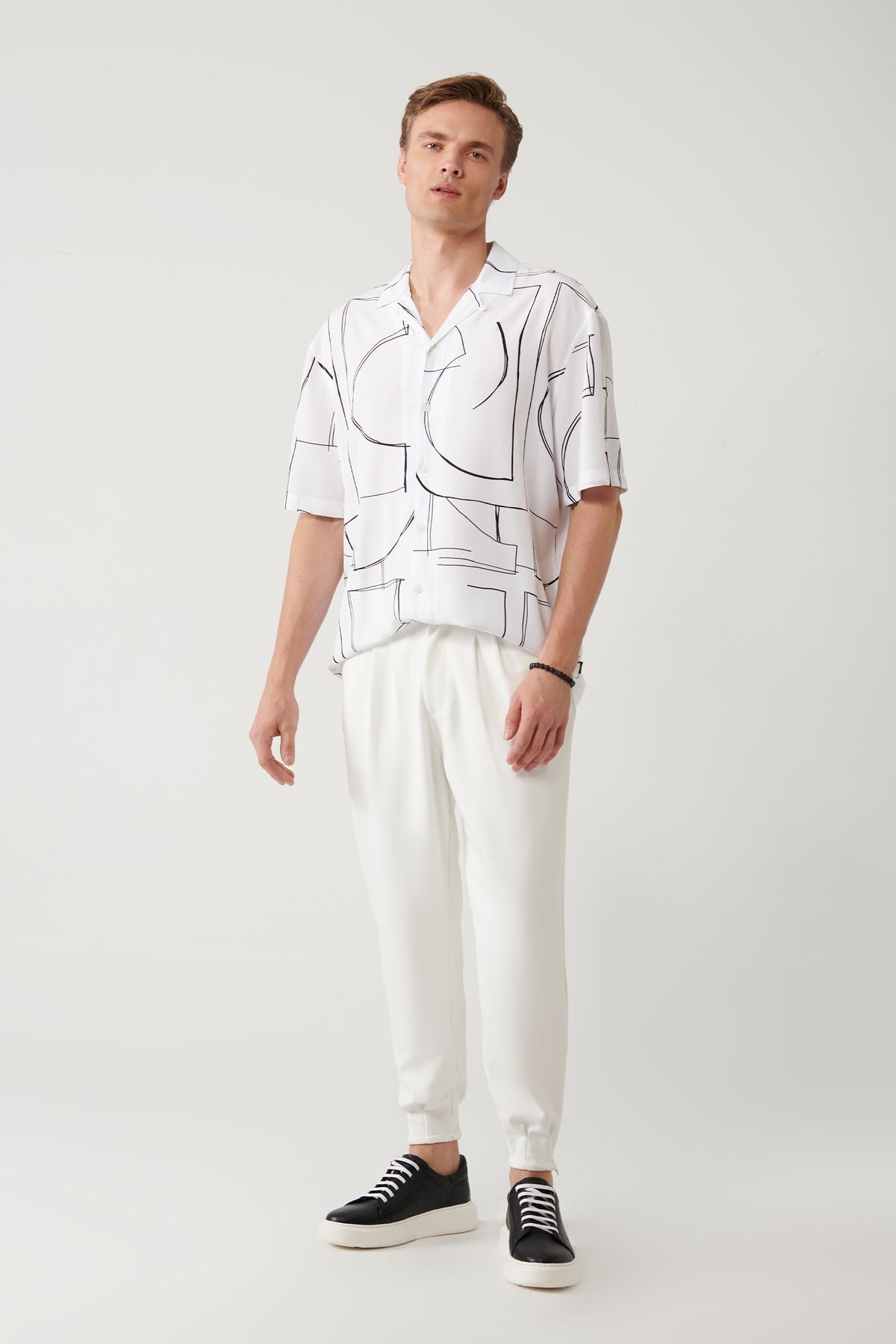 Men's White Classic Lumbar Pleated Knitting Pants A41y3075